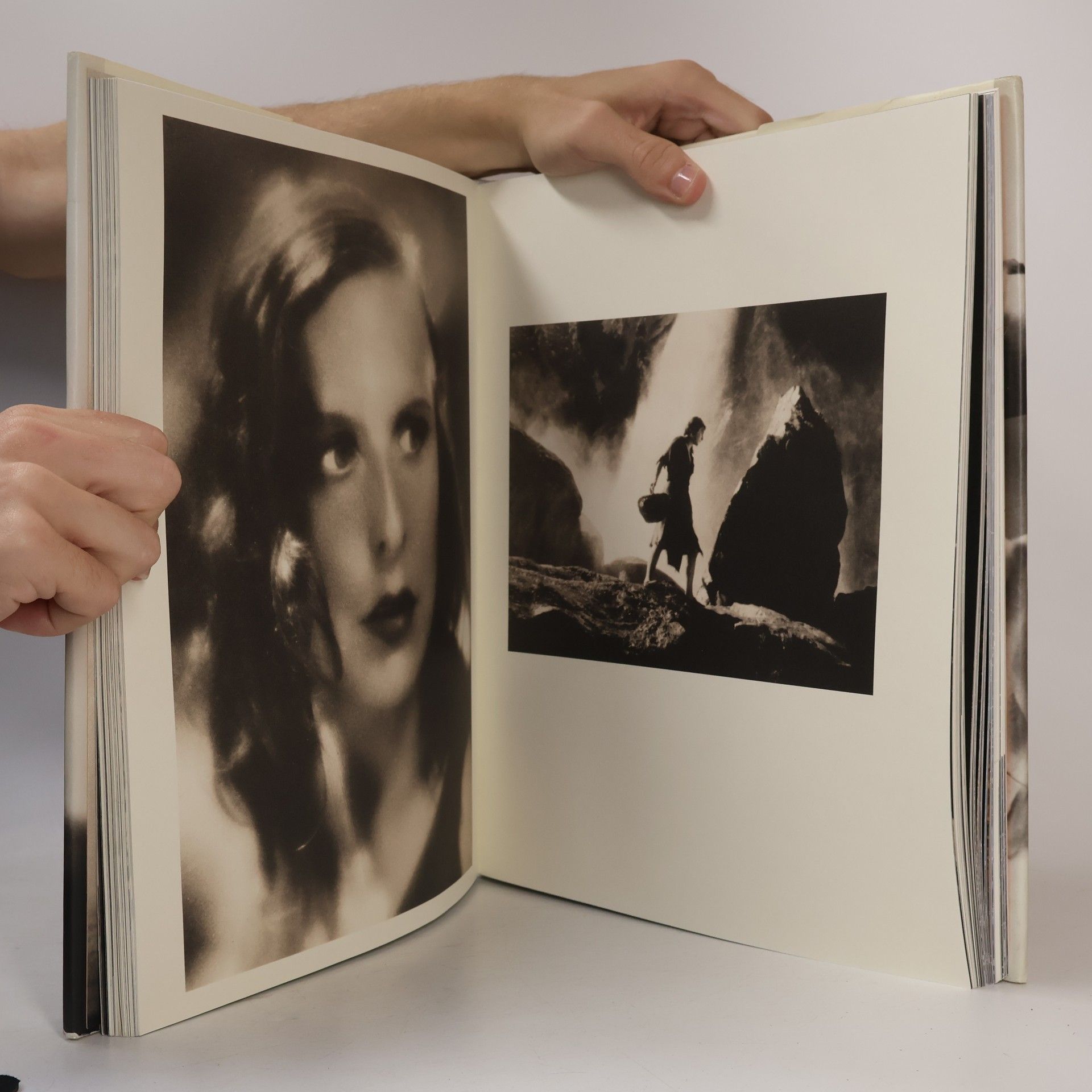Leni Riefenstahl Fünf Leben. Five Lives. Cinque Vies. Engl.-Dtsch.-Französ. Hrsg. v. Angelika Taschen