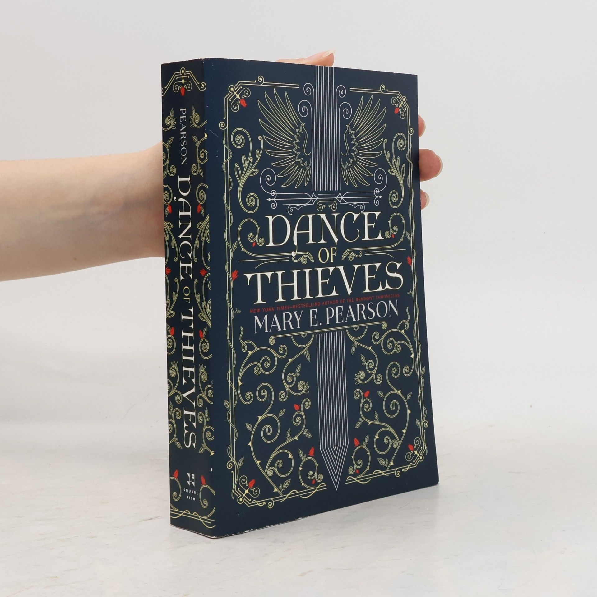 Mary E. Pearson Dance of Thieves