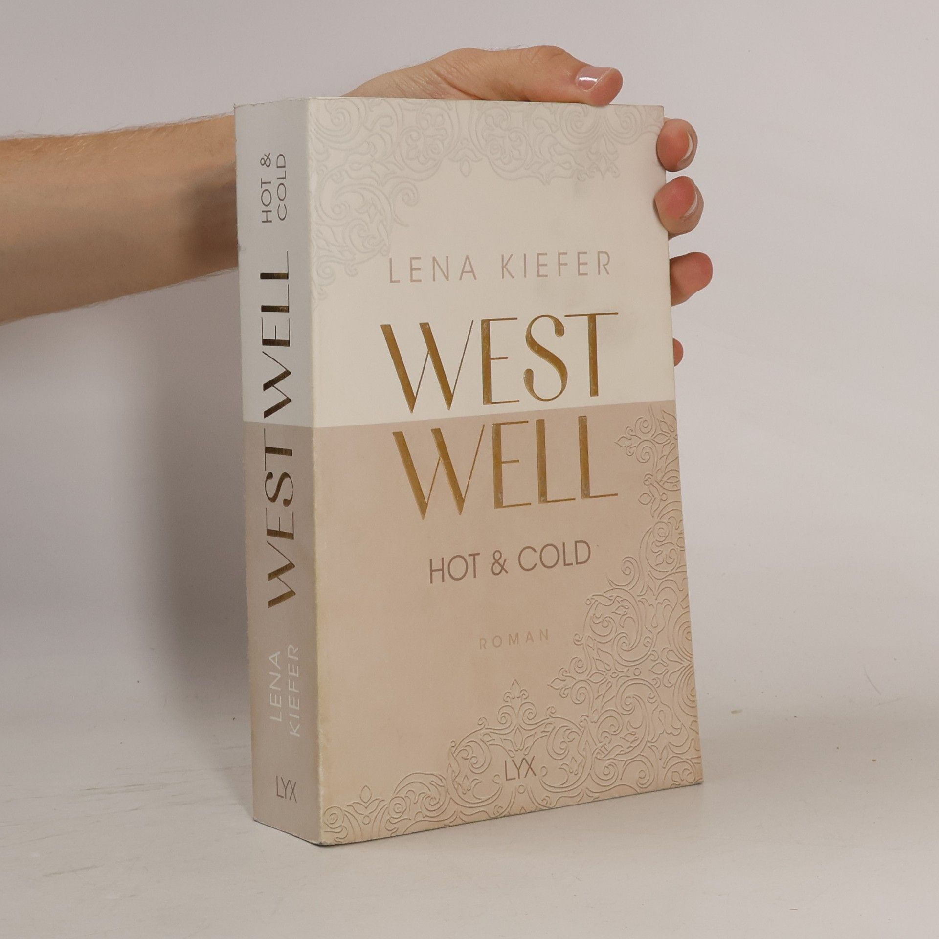 Lena Kiefer Westwell - Hot & Cold