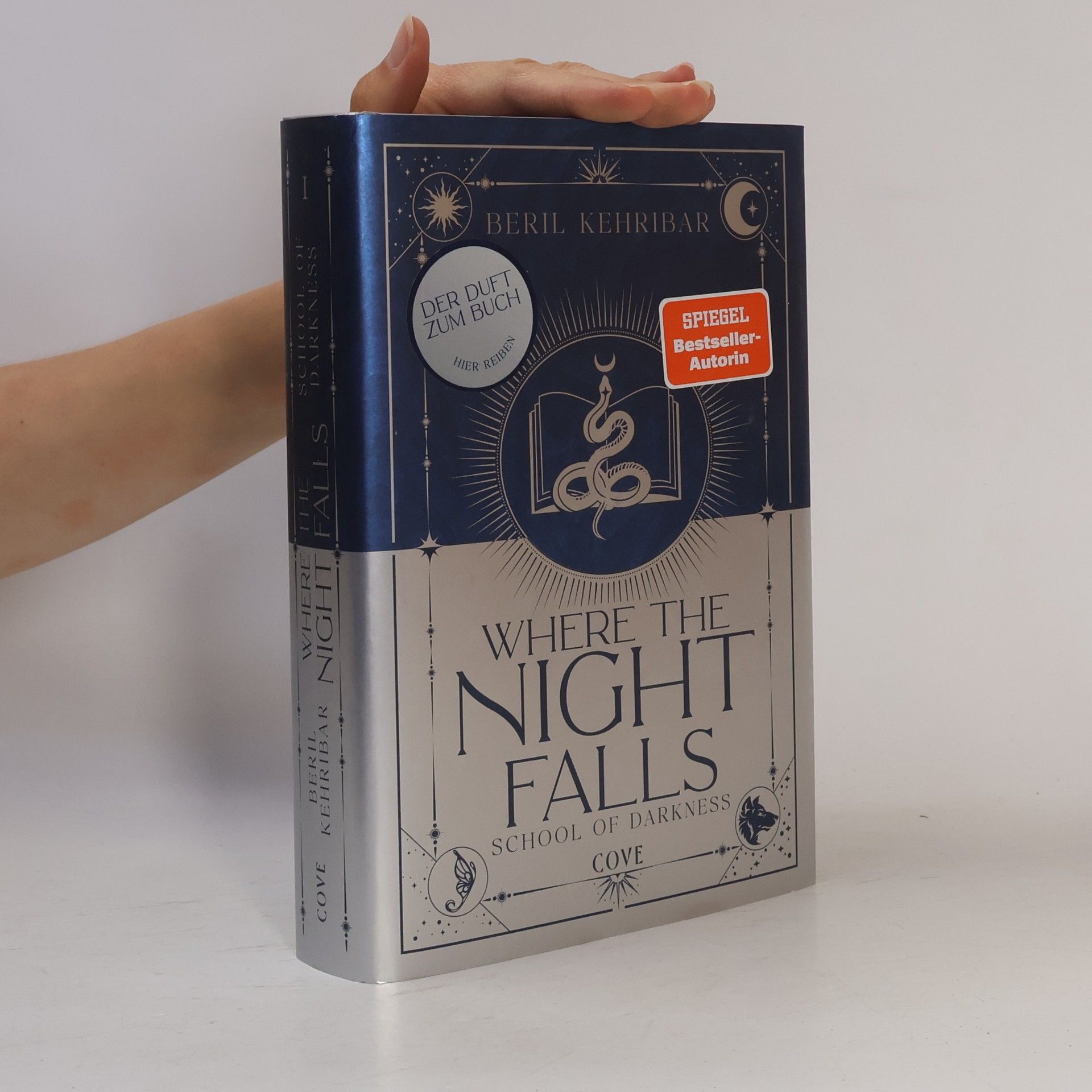 Beril Kehribar School of Darkness - 1: Where the Night Falls: Schmuckausgabe mit Lesebändchen und limitiertem Motiv-Farbschnitt