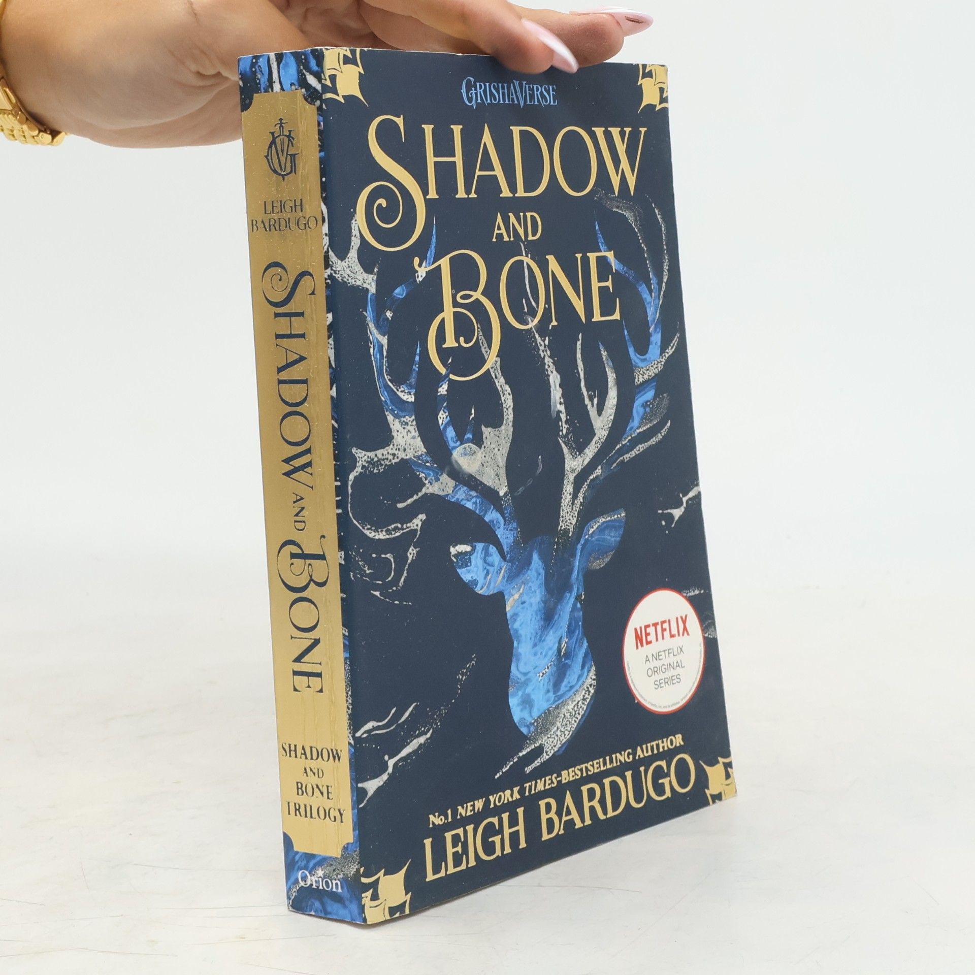 Leigh Bardugo Shadow and Bone