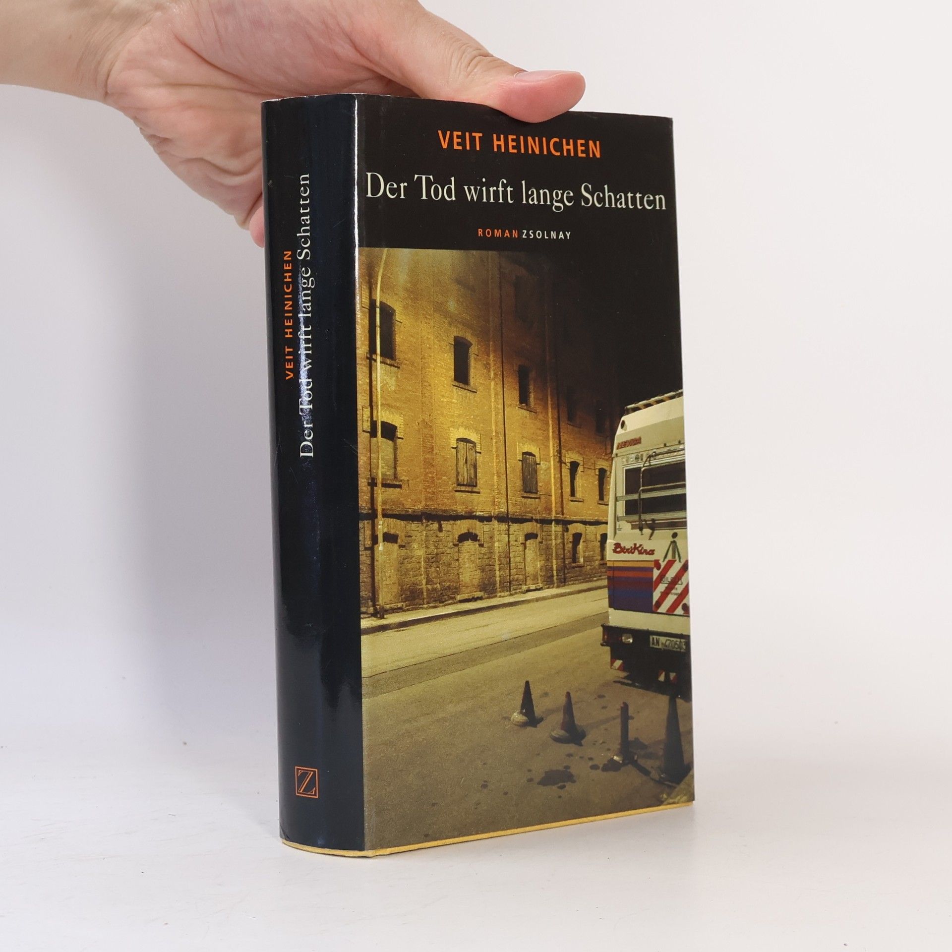 Veit Heinichen Der Tod wirft lange Schatten