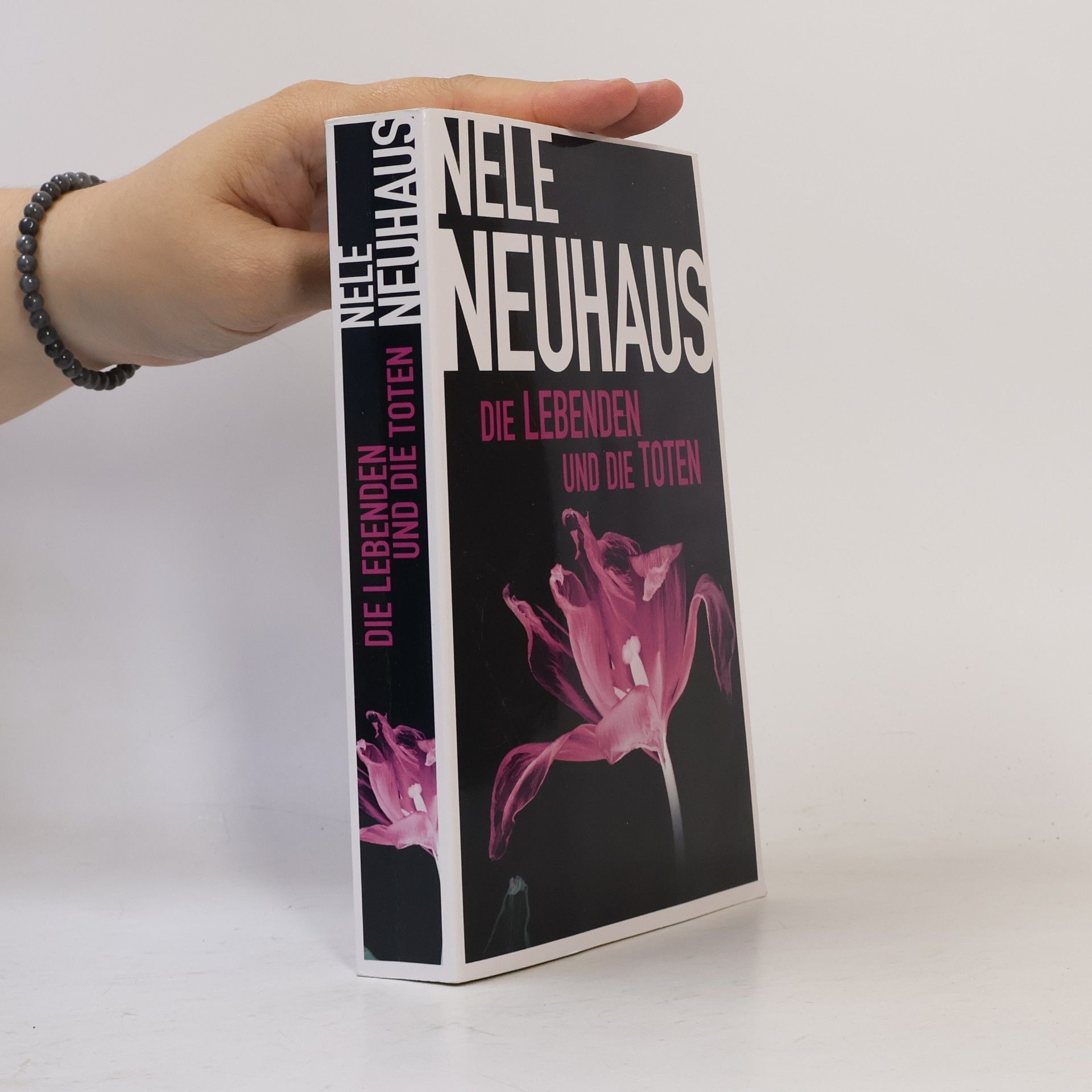 Nele Neuhaus Die Lebenden und die Toten