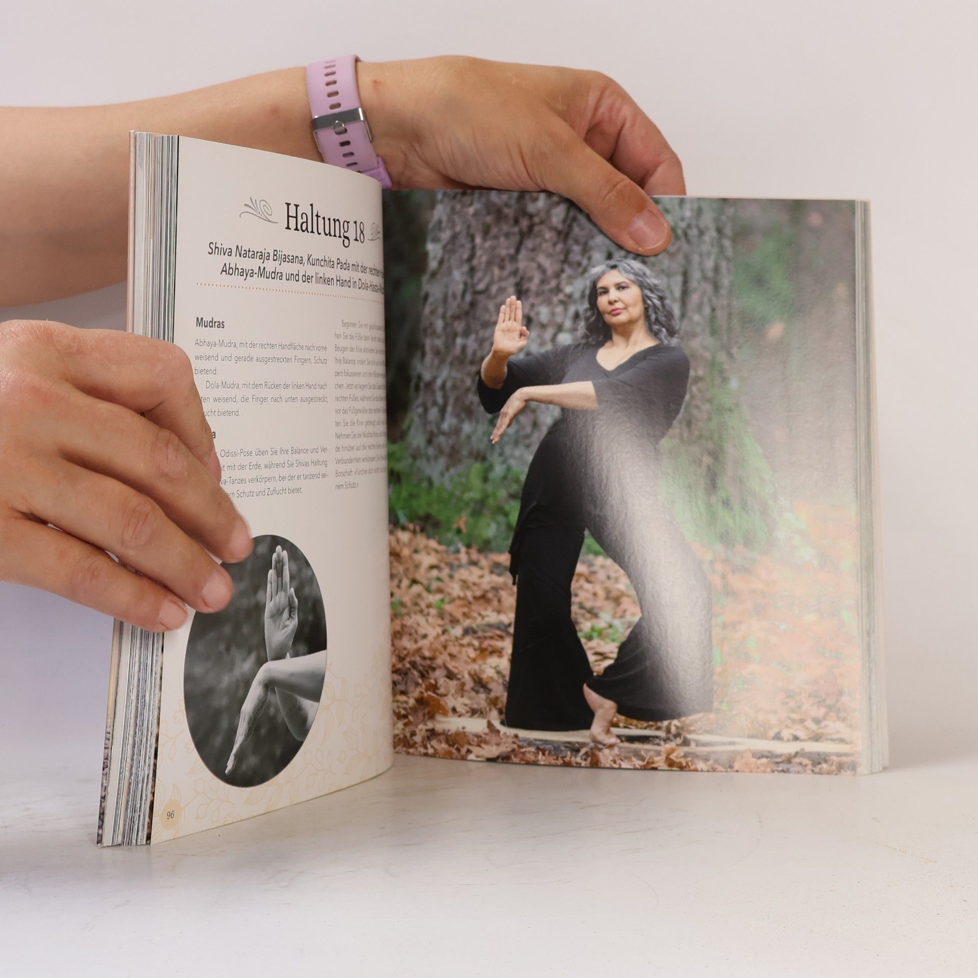 Nubia Teixeira Yoga und die Kunst der Mudras