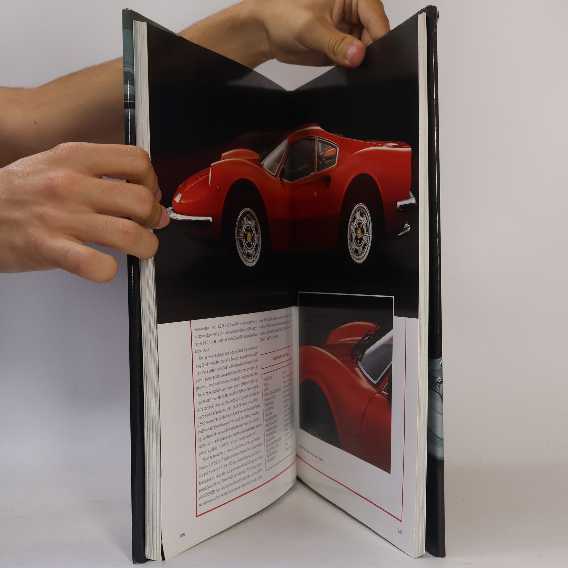 Michael Bowler Klasické automobily. Od roku 1945 do současnosti