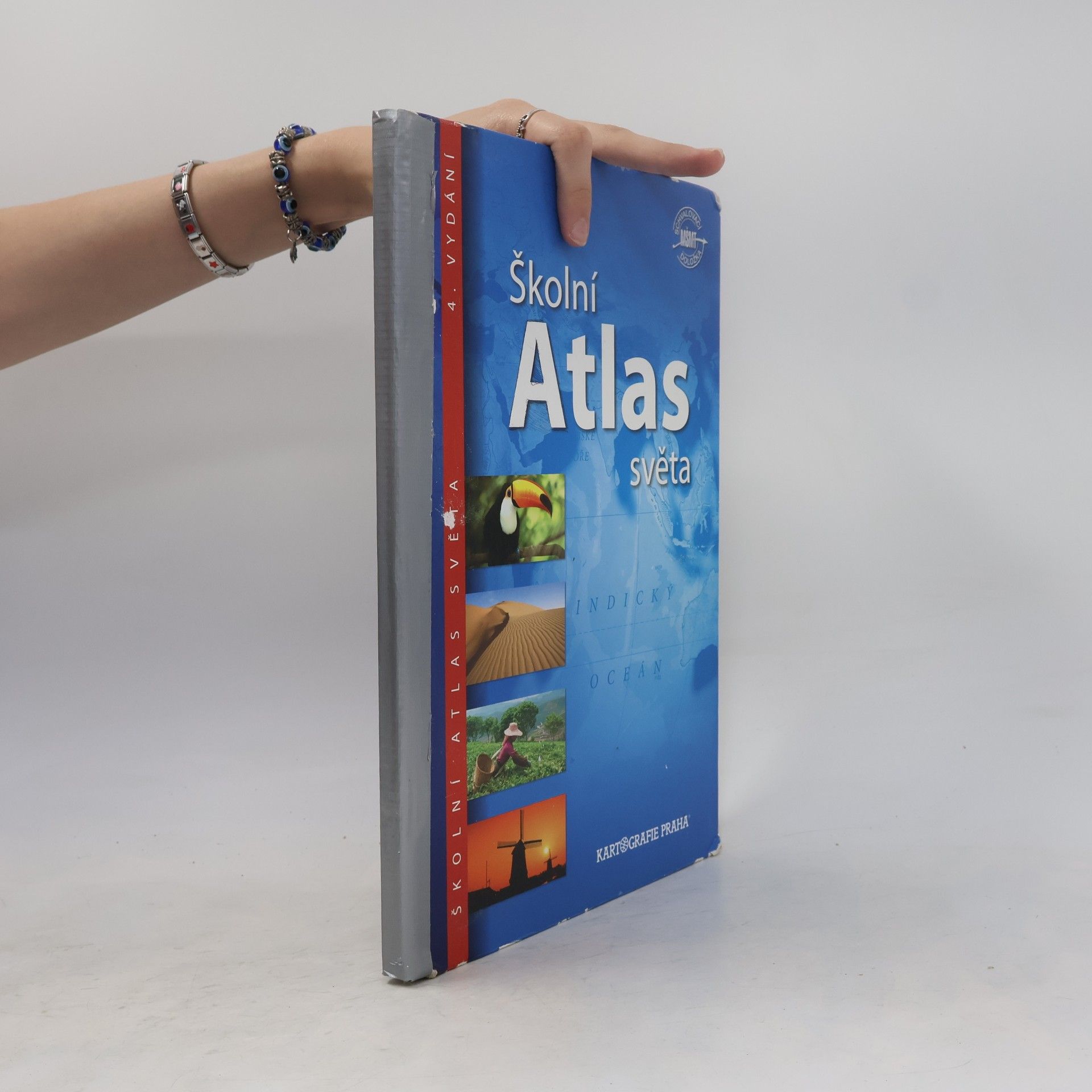 Kolektiv autorů Školní atlas světa