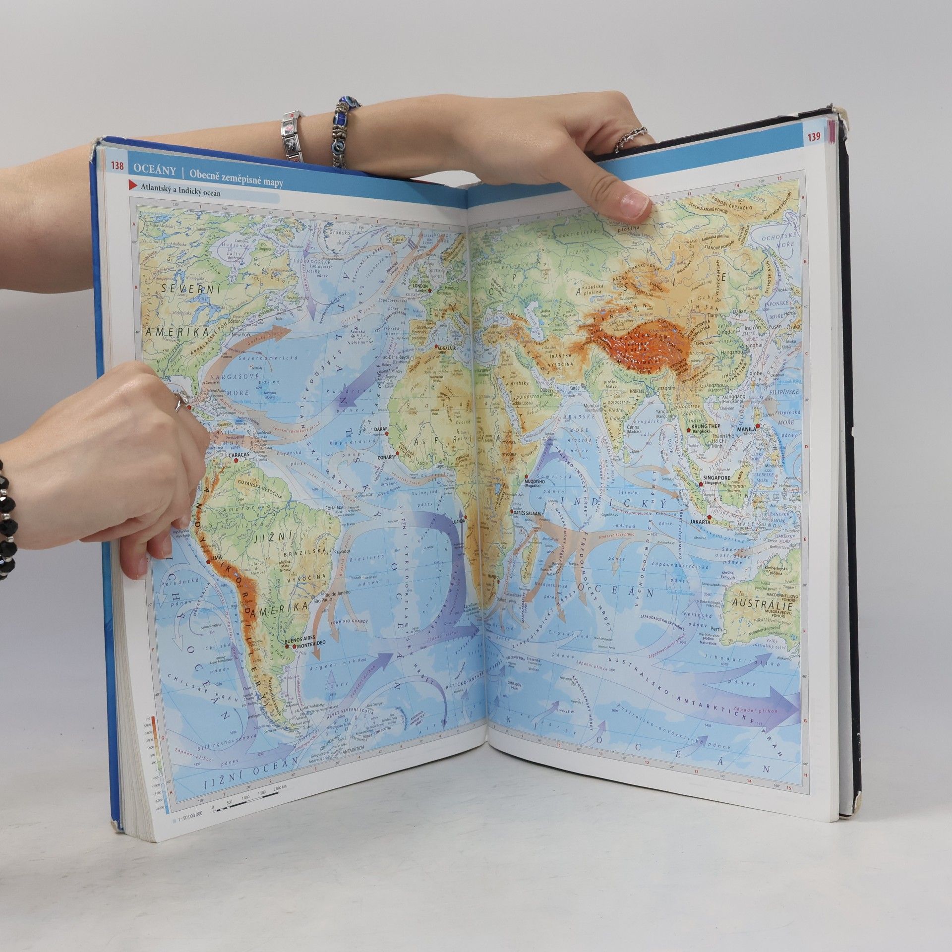 Kolektiv autorů Školní atlas světa