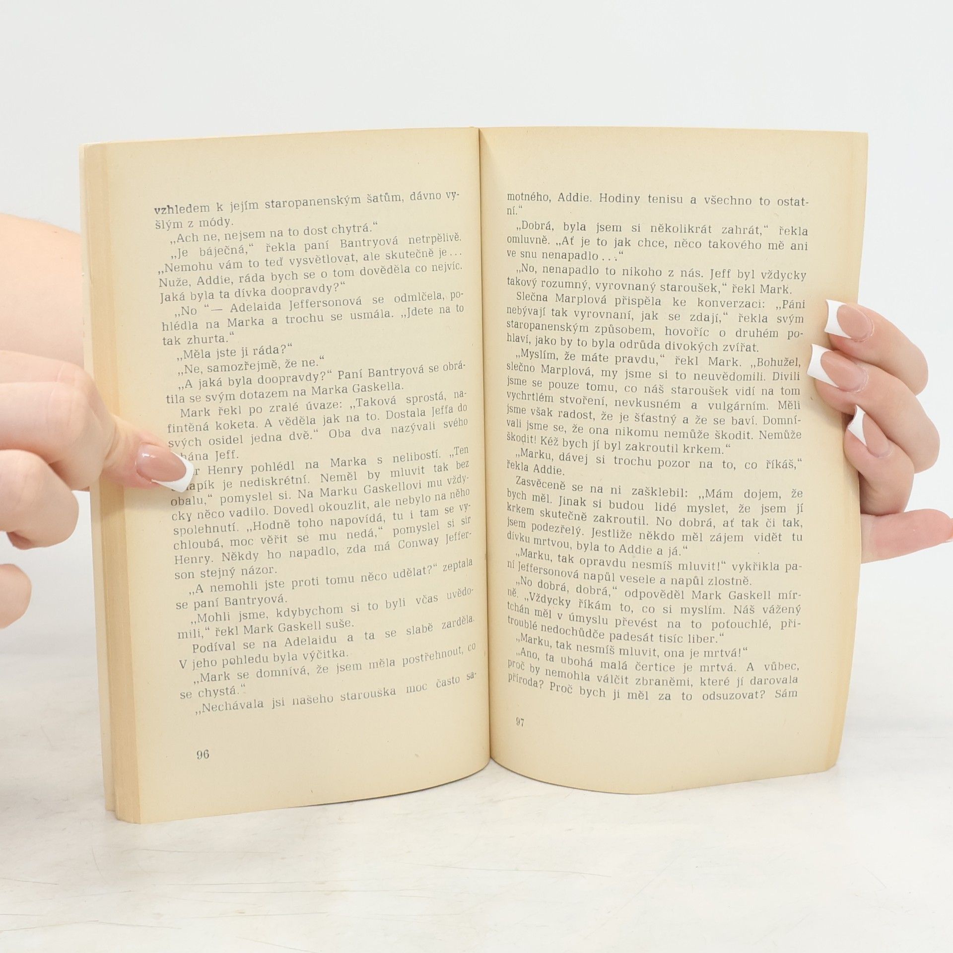 Agatha Christie Mrtvá v knihovně