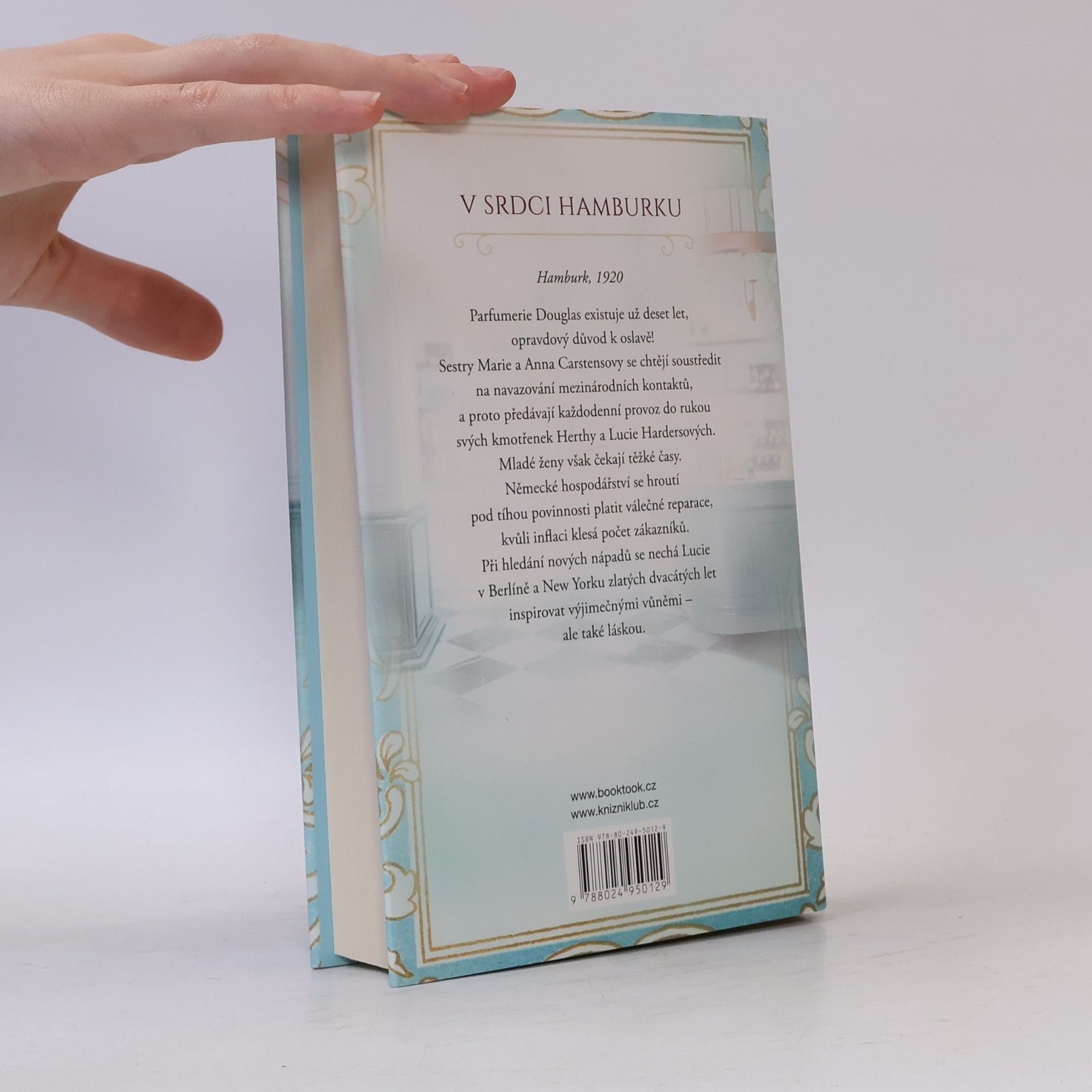 Charlotte Jacobi Parfumerie Douglas. Svět vůní