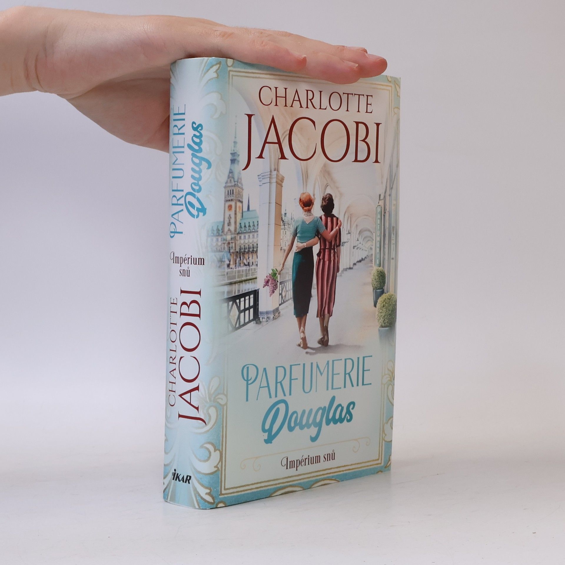 Charlotte Jacobi Parfumerie Douglas. Impérium snů