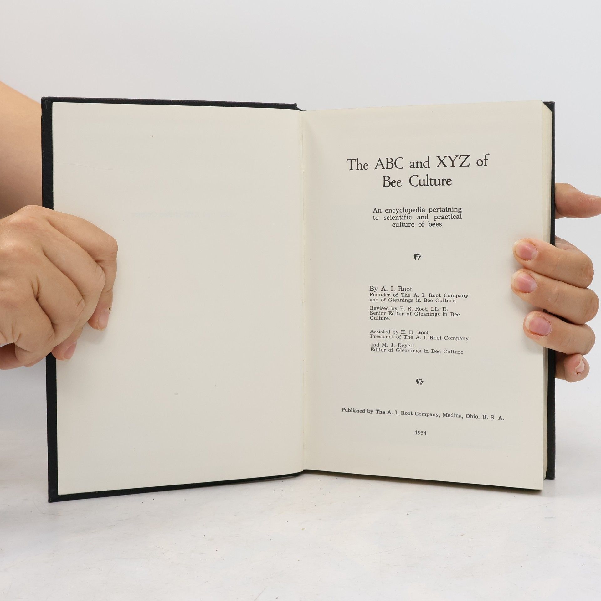 Various authors ABC and XYZ de Bee Culture