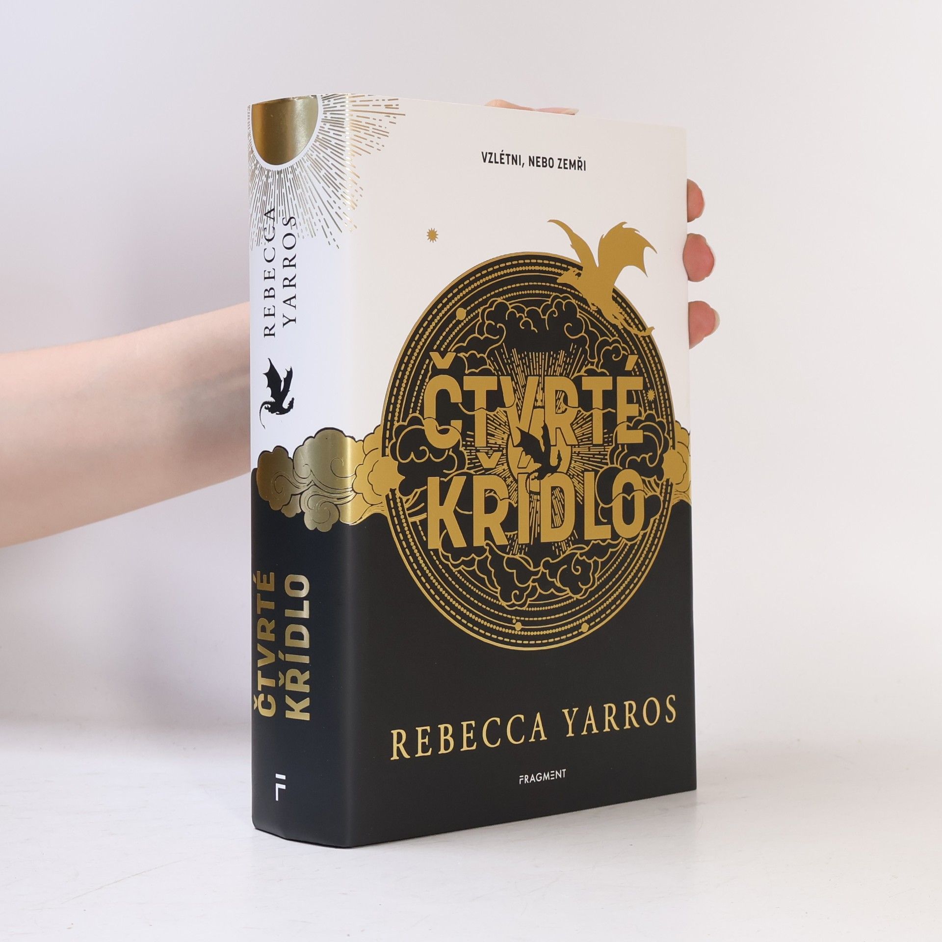 Rebecca Yarros Čtvrté křídlo