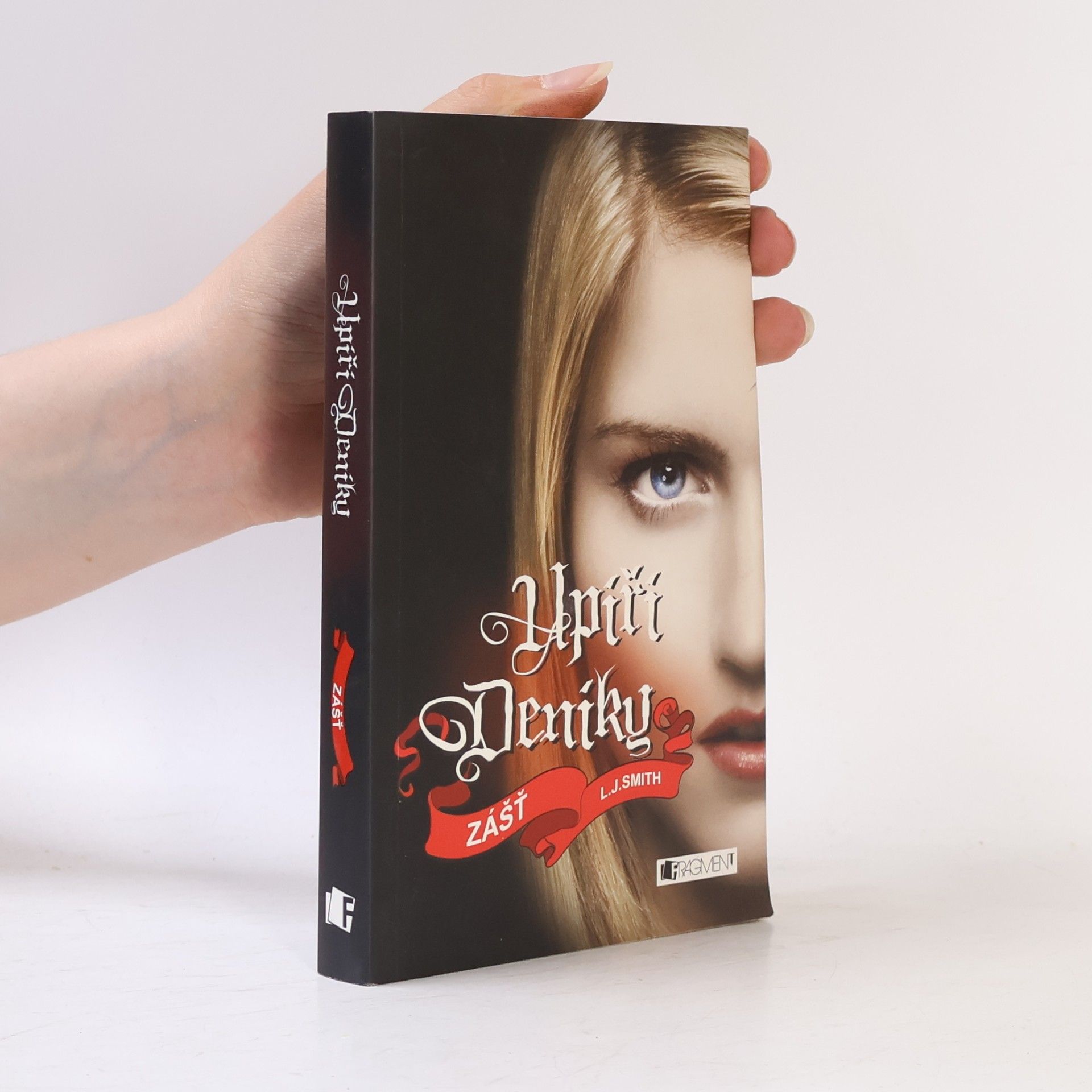 L. J. Smithová  Upíří deníky. Zášť