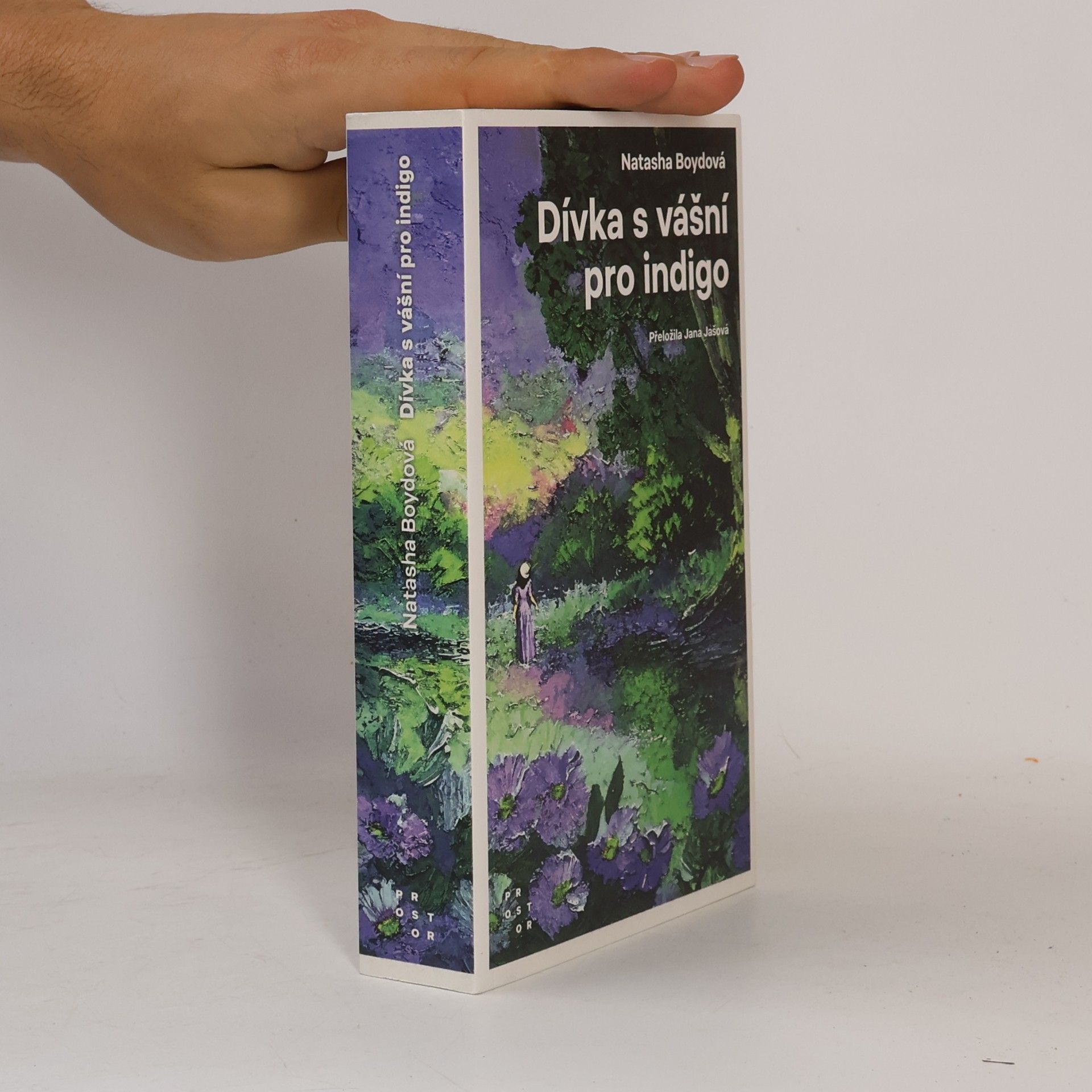 Natasha Boyd Dívka s vášní pro indigo