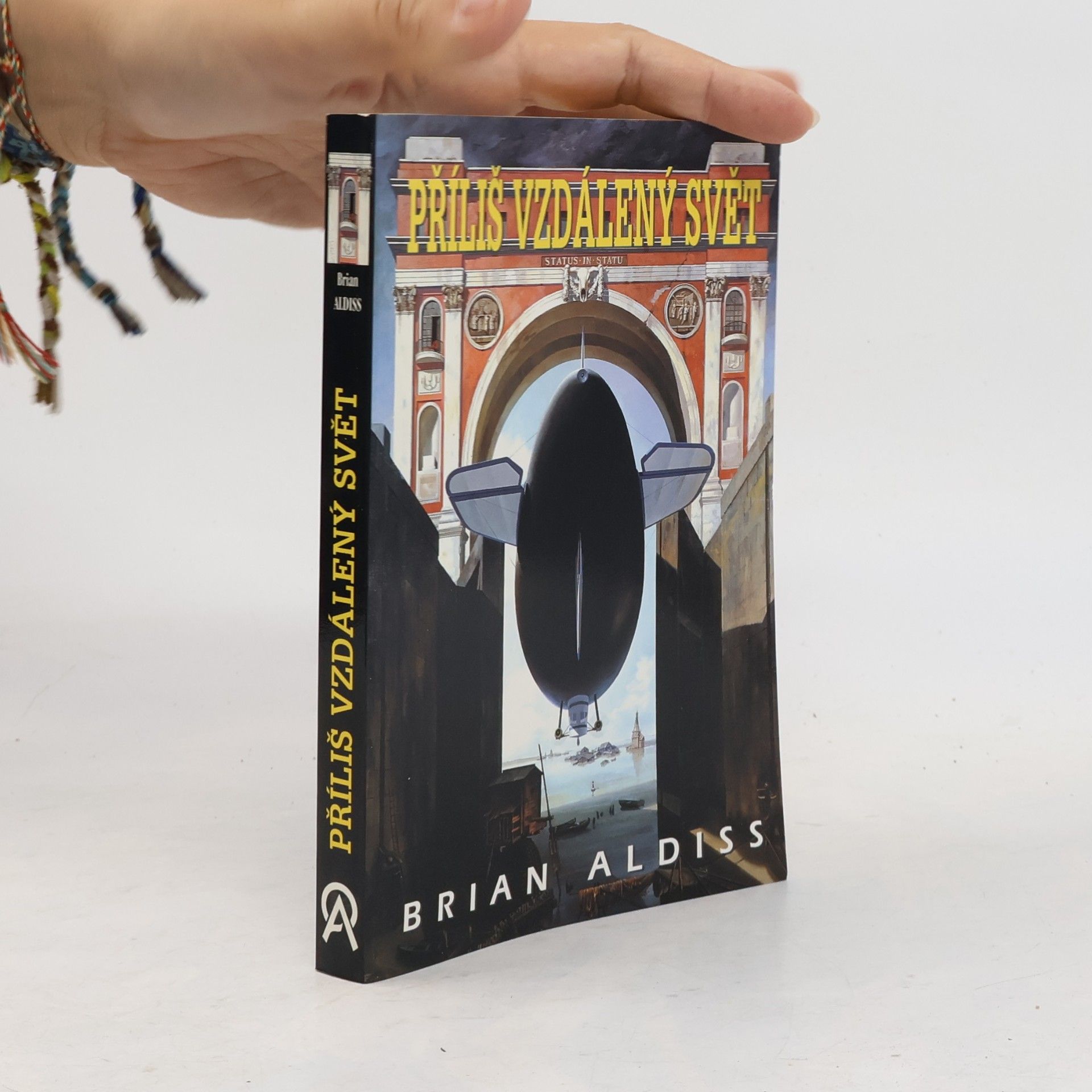 Brian Aldiss Příliš vzdálený svět