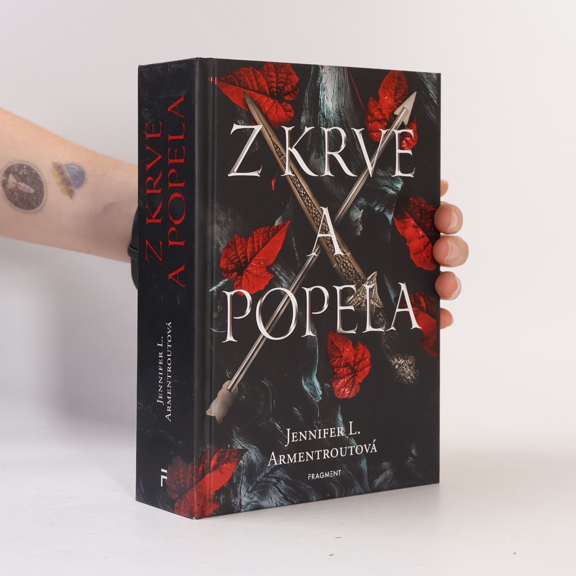 Jennifer L. Armentrout Z krve a popela