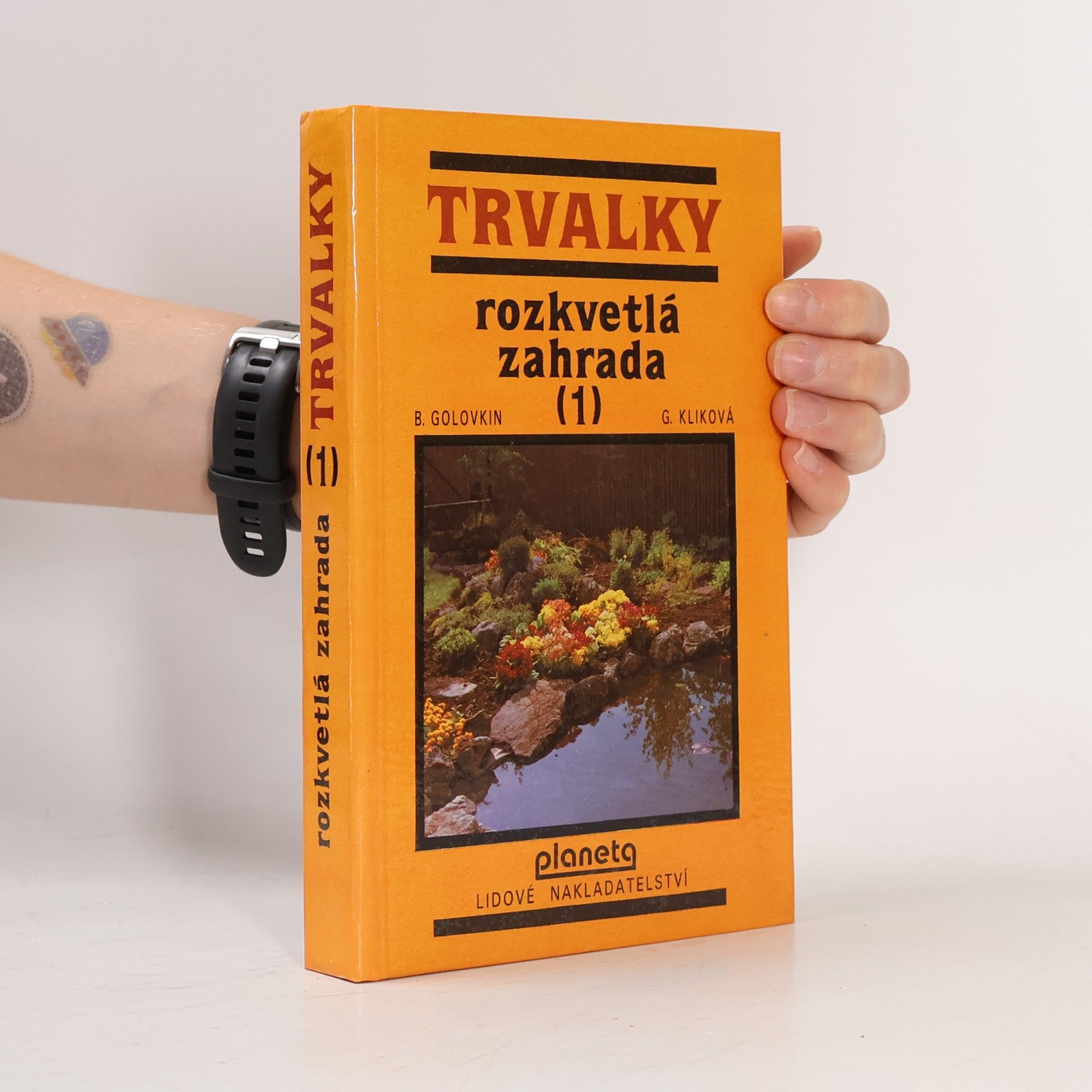 Boris Nikolajevič Golovkin Rozkvětlá zahrada 1. Trvalky