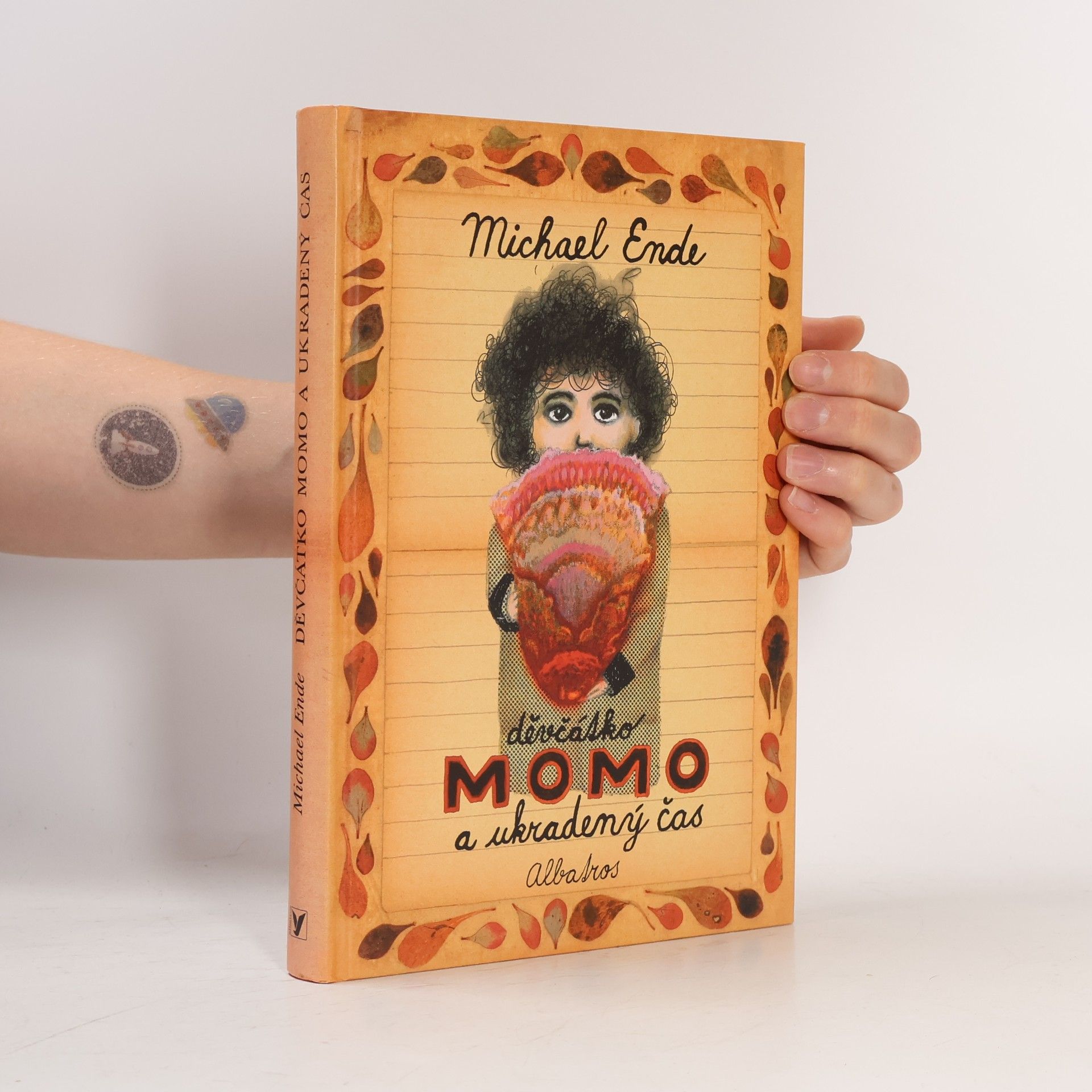 Michael Ende Děvčátko Momo a ukradený čas
