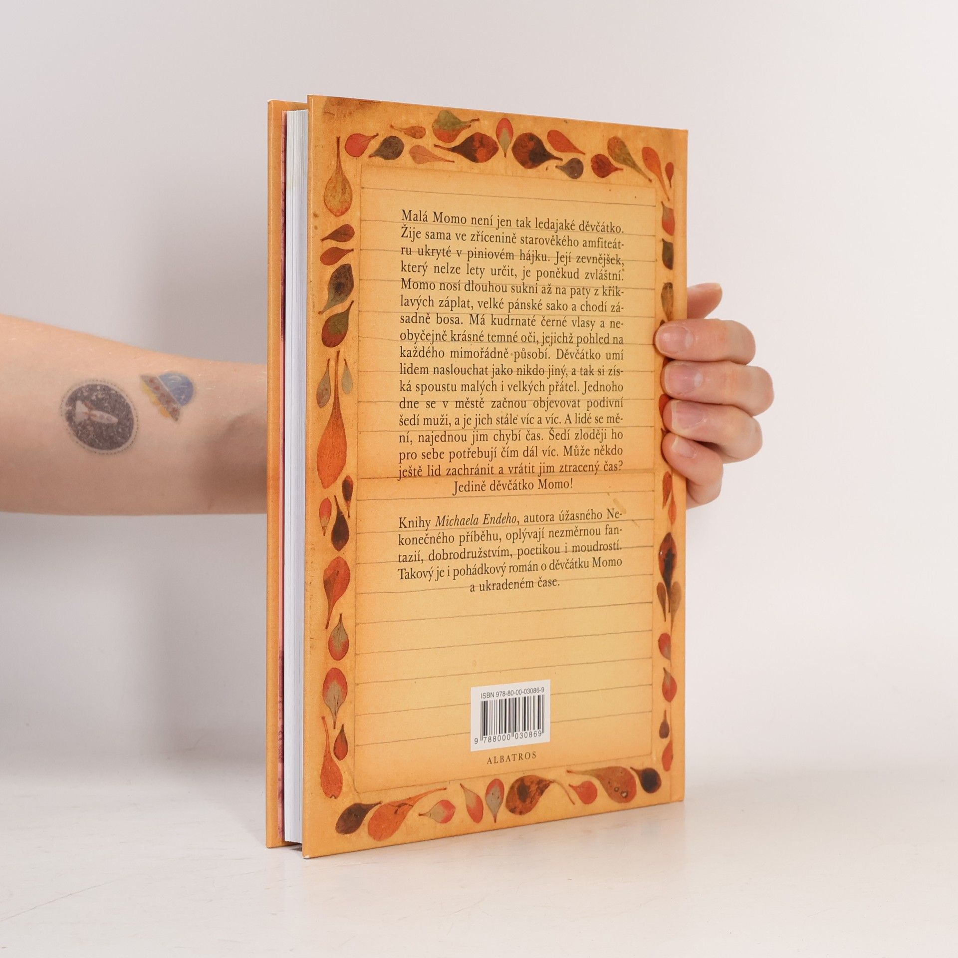 Michael Ende Děvčátko Momo a ukradený čas