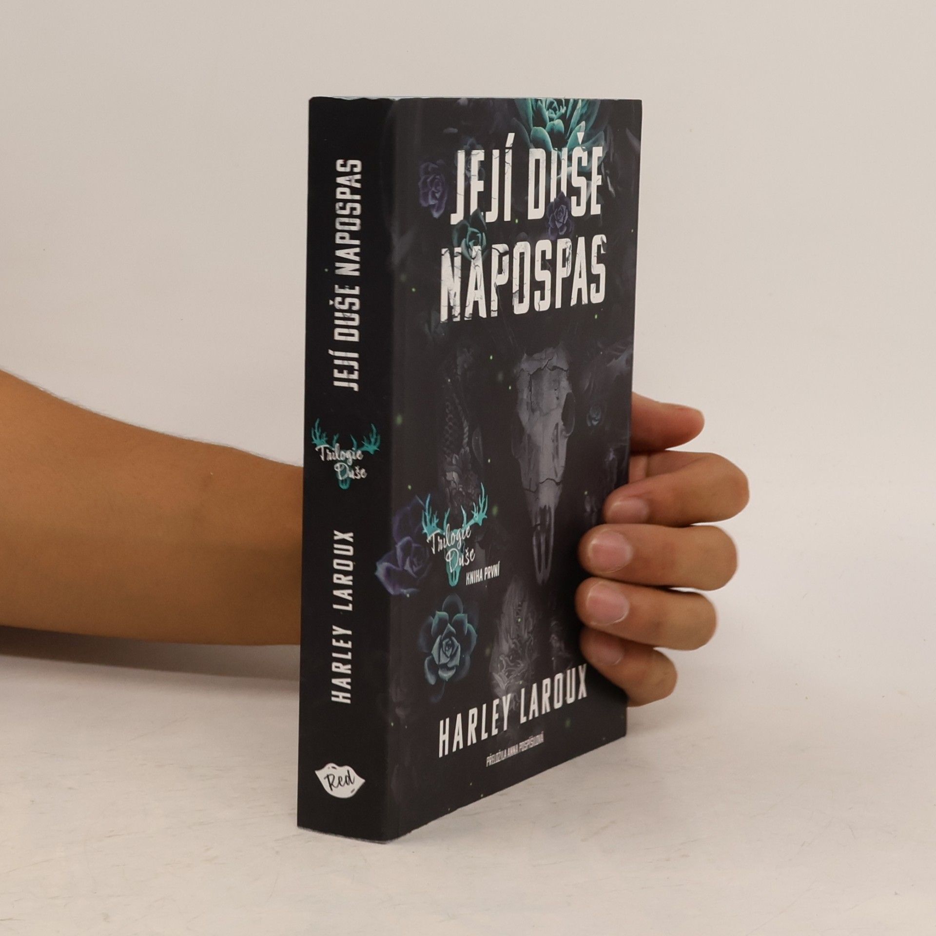 Harley Laroux Její duše napospas