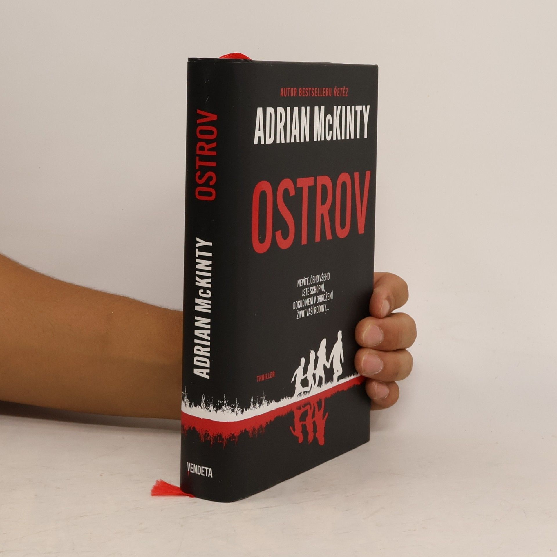 Adrian McKinty Ostrov