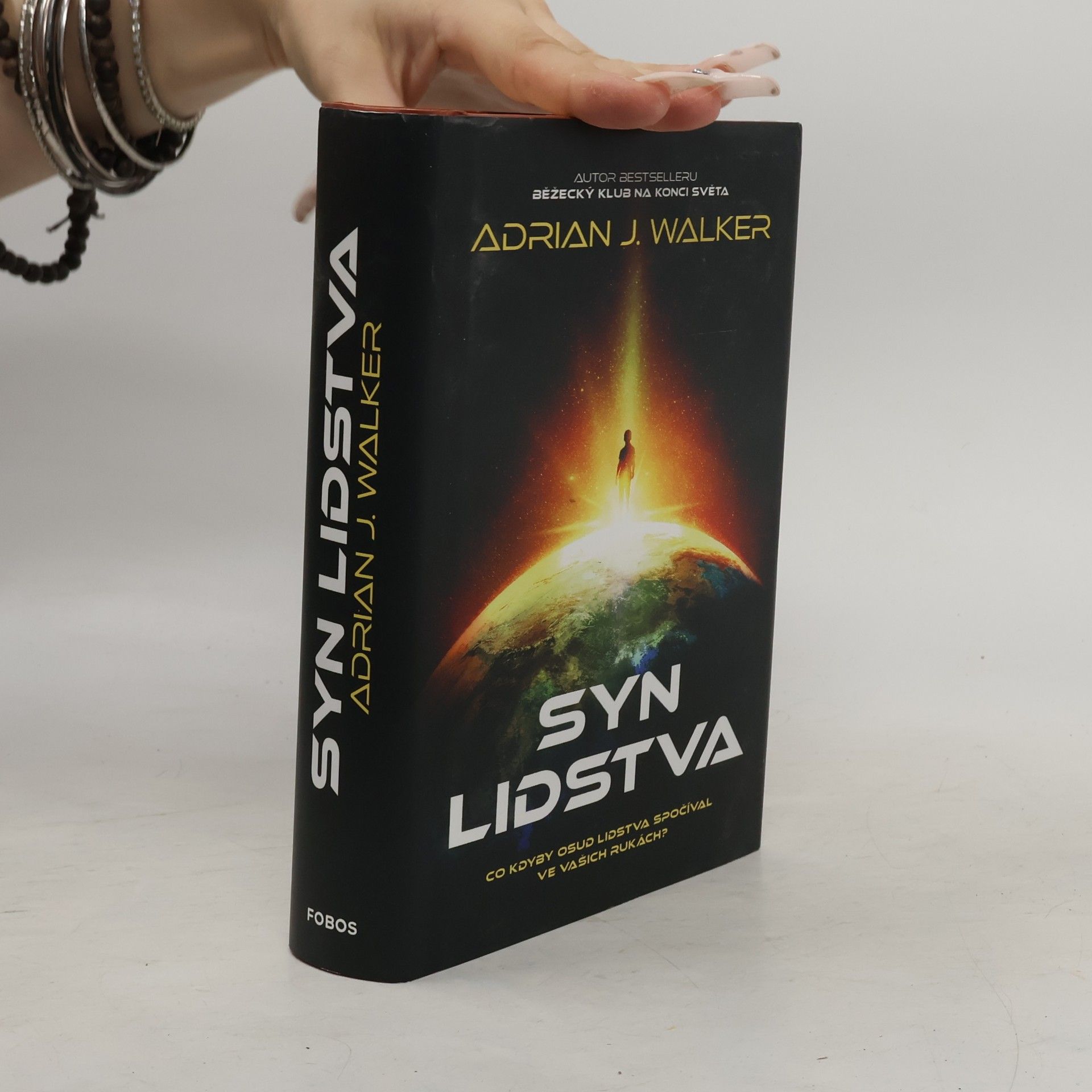 Adrian J. Walker Syn lidstva