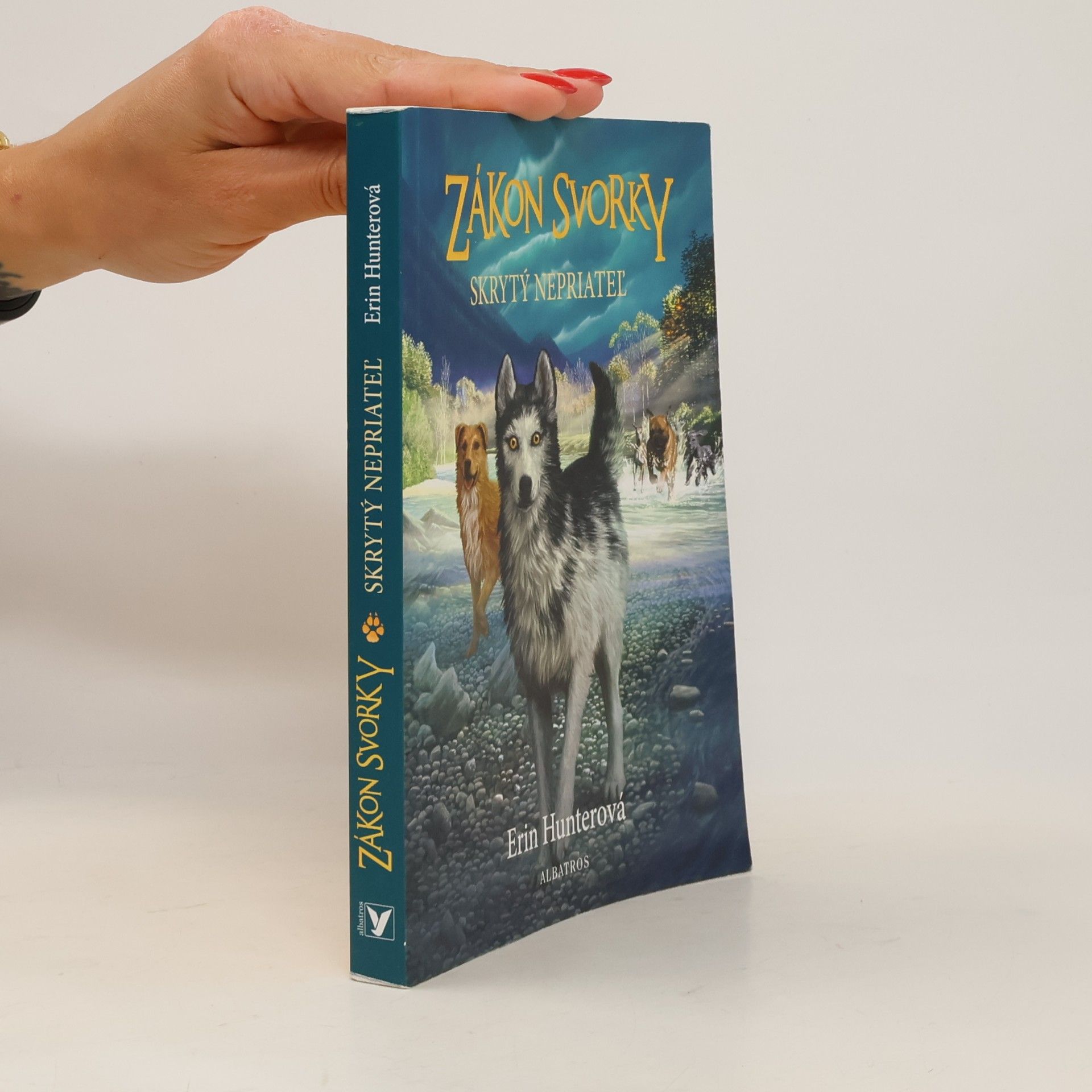 Erin Hunter Zákon svorky. Skrytý nepriateľ
