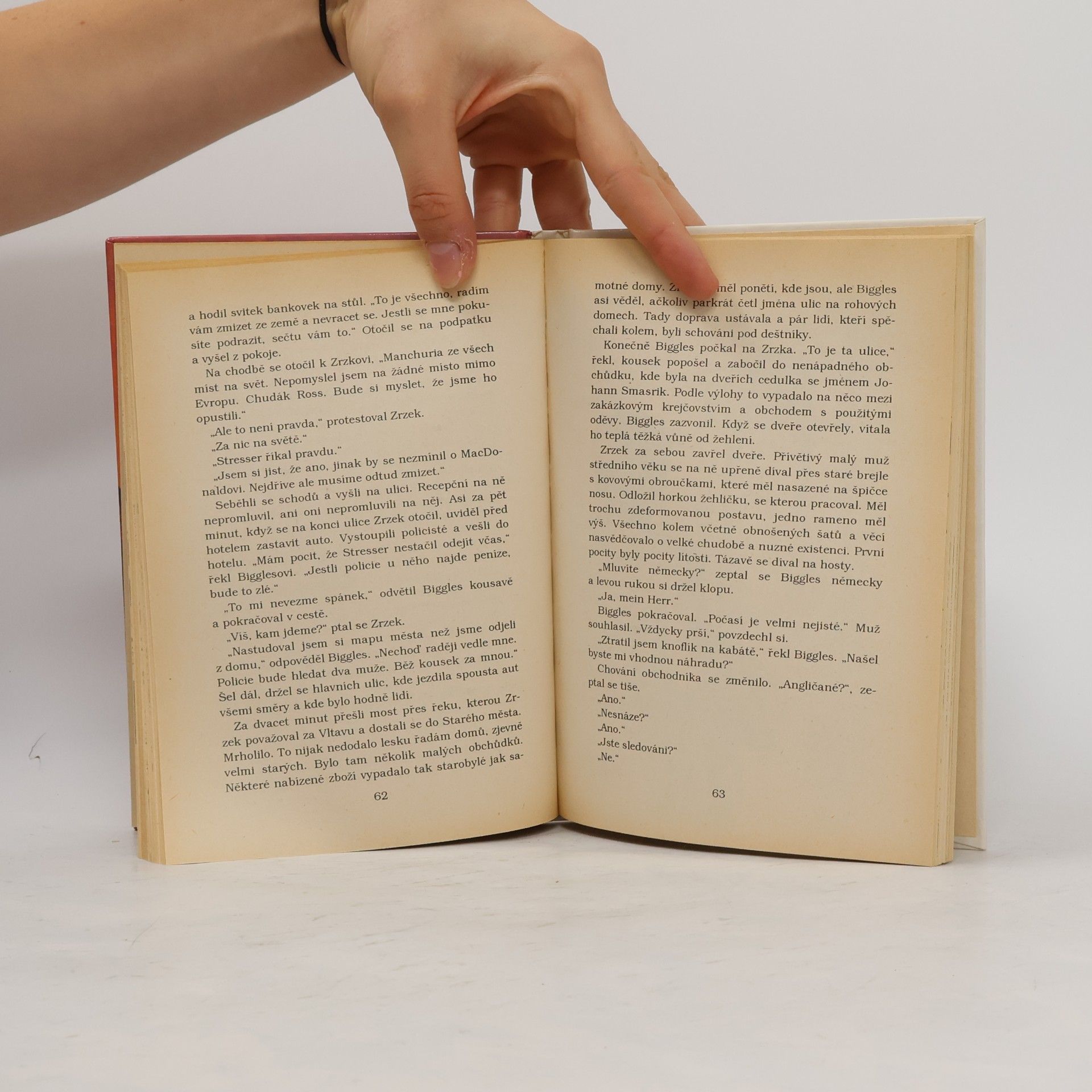 W. E. Johns Biggles za železnou oponou