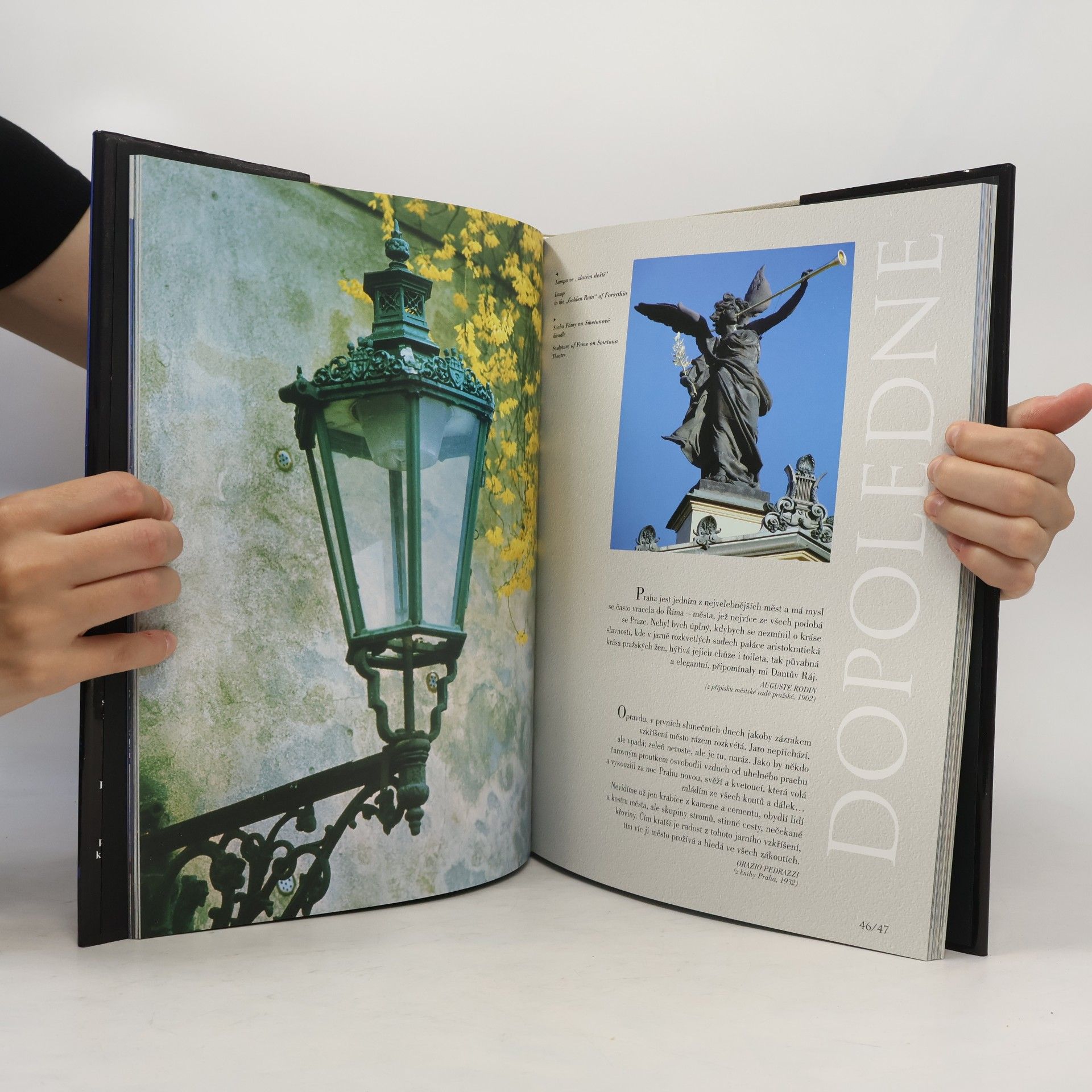 Oldřich Karásek Praha v proměnách světla = Prague transformed by light