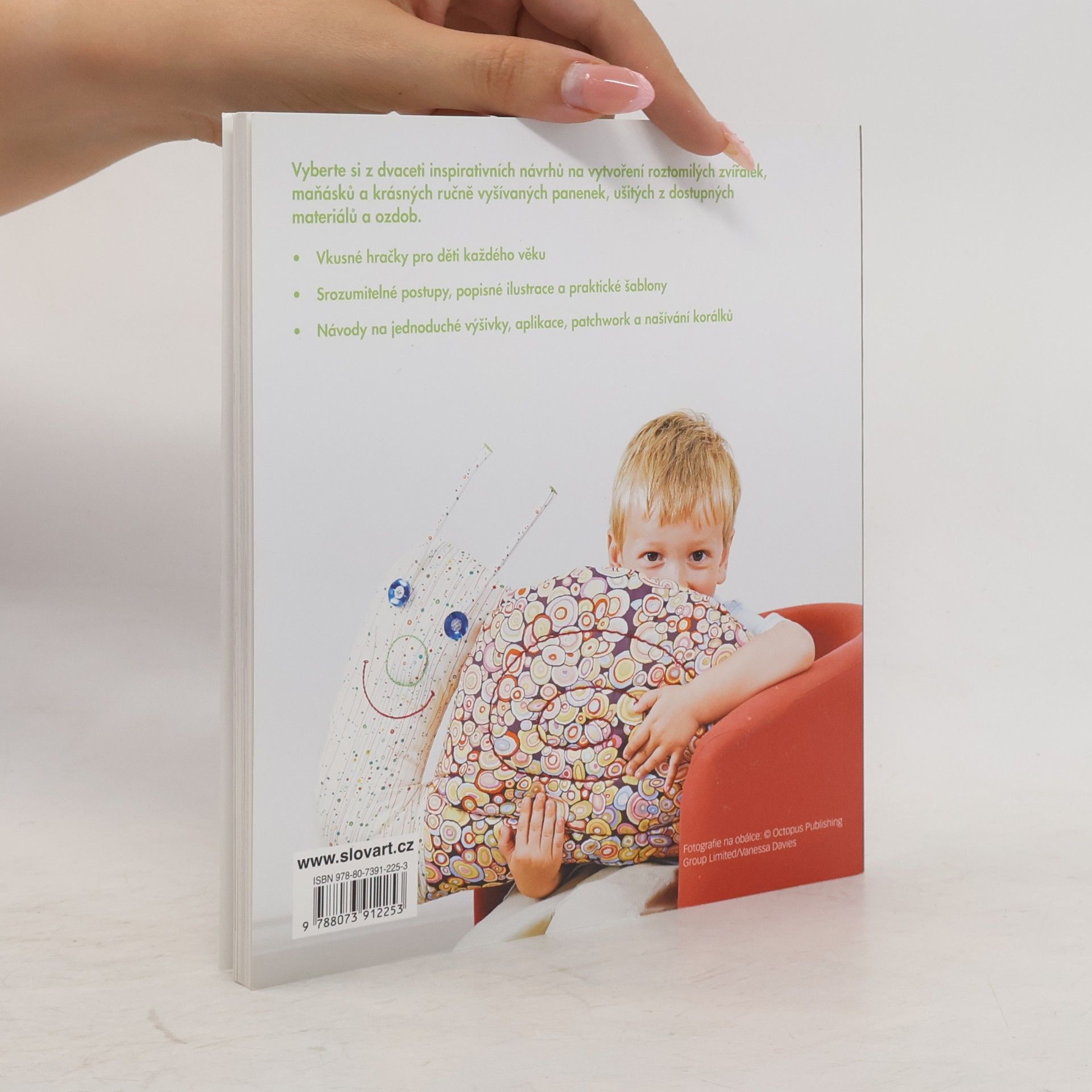 Kate Haxell Šijeme hračky : panenky, maňásci a zvířátka z látky