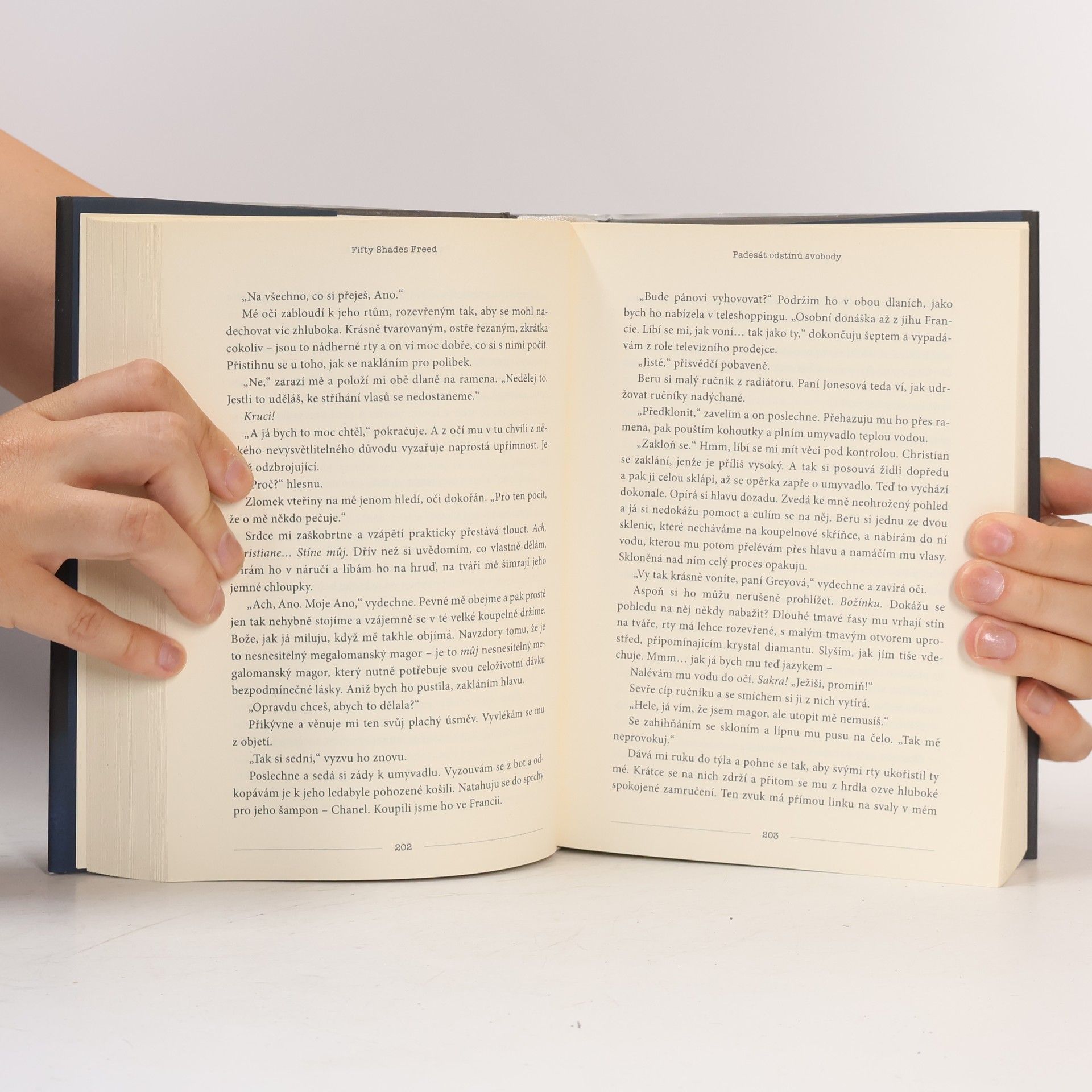 E. L. James Padesát odstínů svobody
