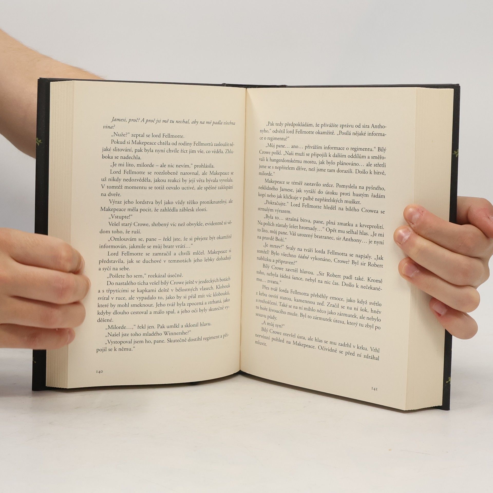 Frances Hardinge Kůže plná stínů