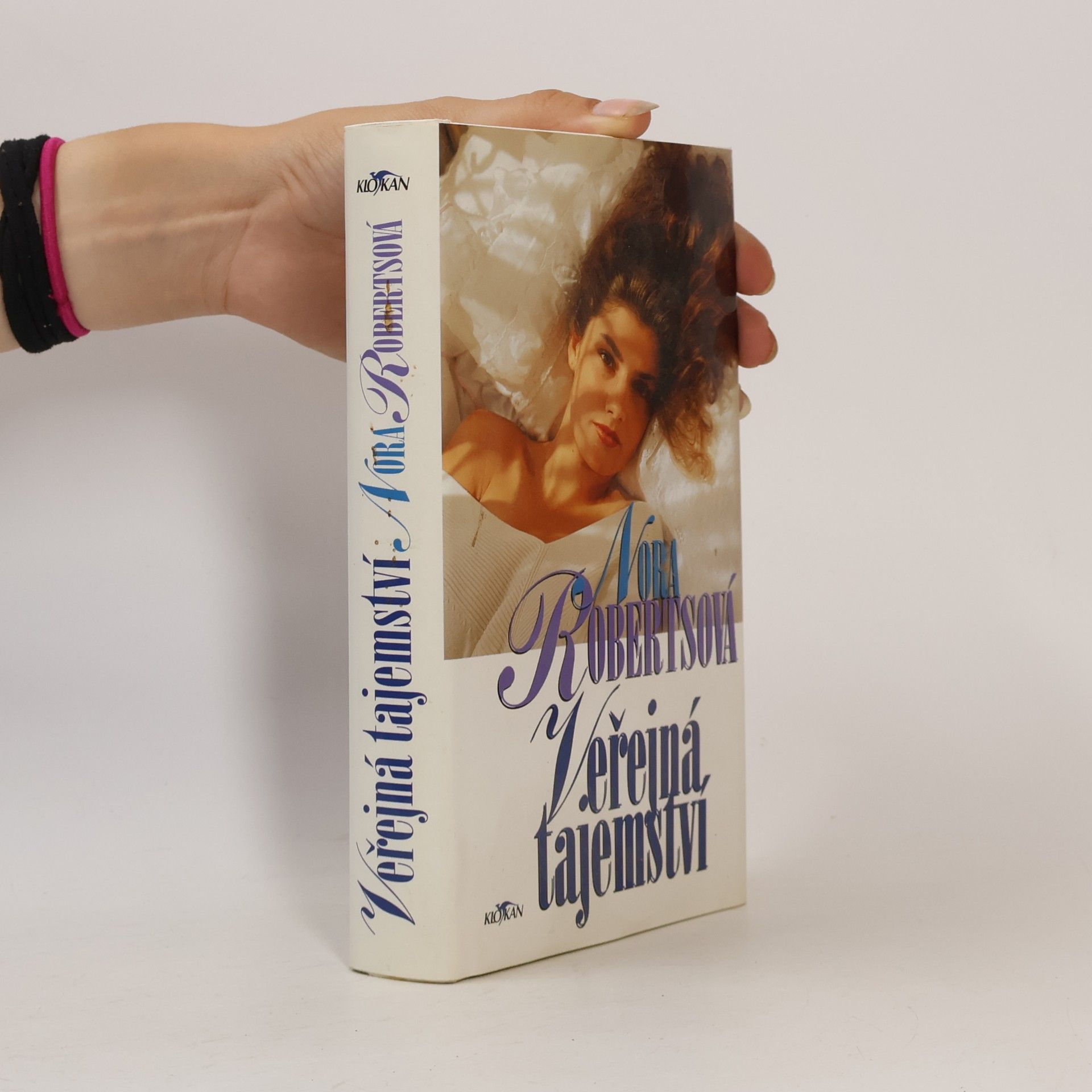 Nora Roberts Veřejná tajemství
