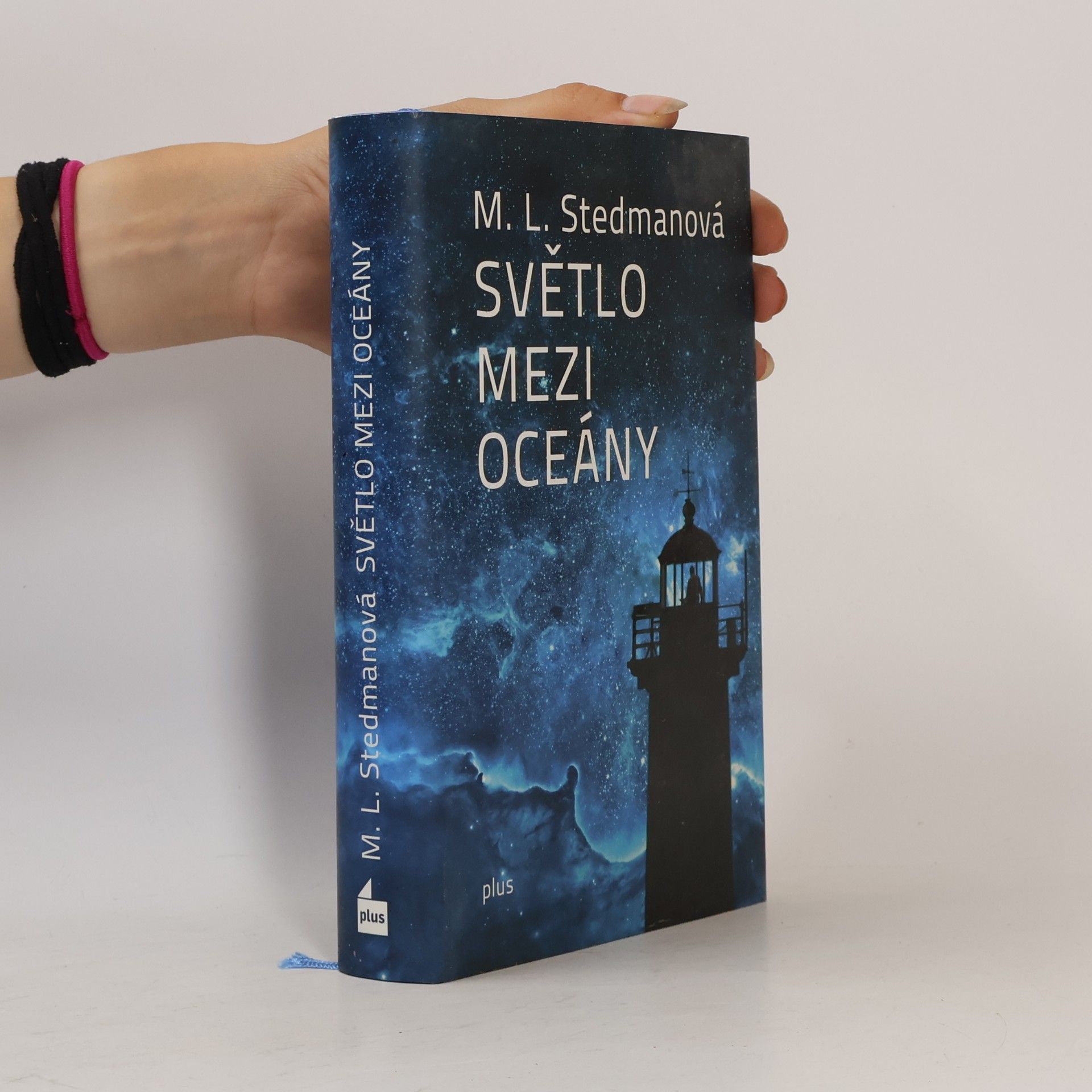 M. L. Stedman Světlo mezi oceány