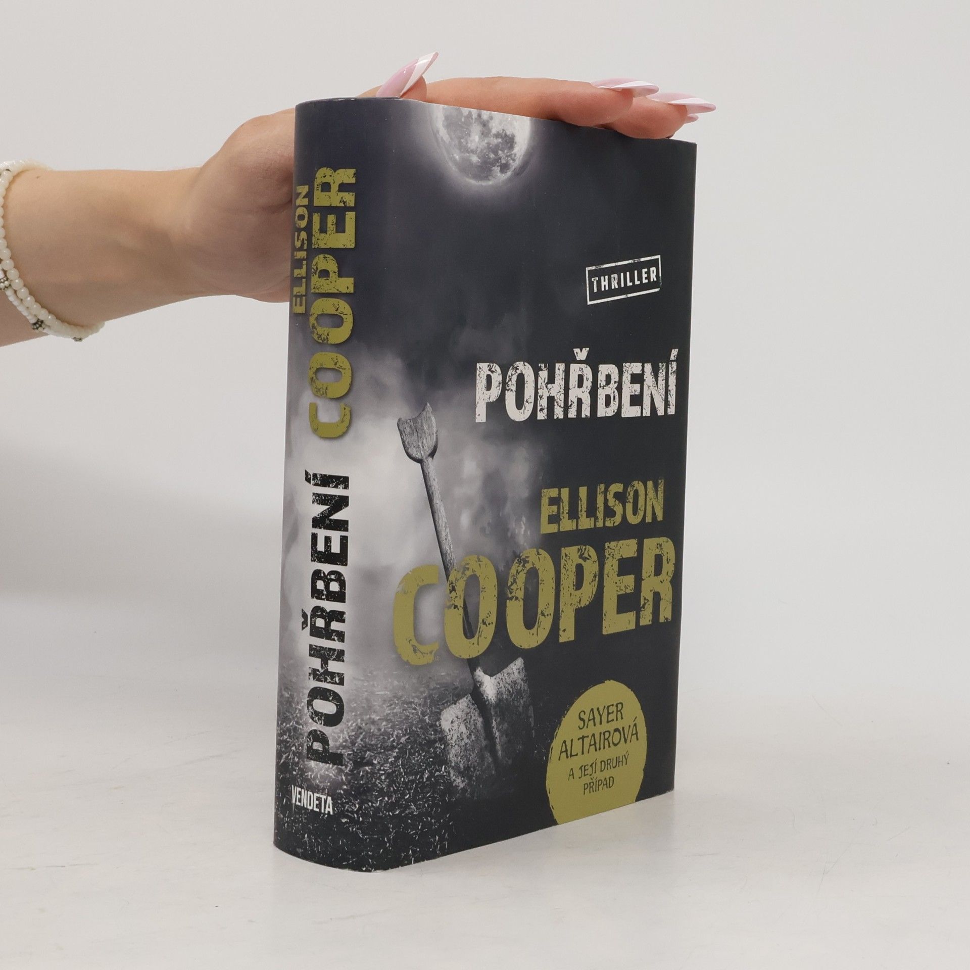Ellison Cooper Pohřbení