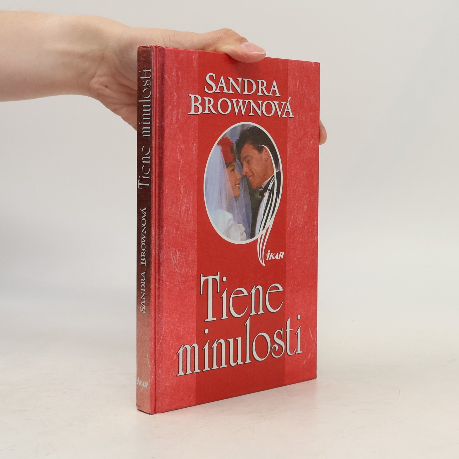 Sandra Brown Tiene minulosti