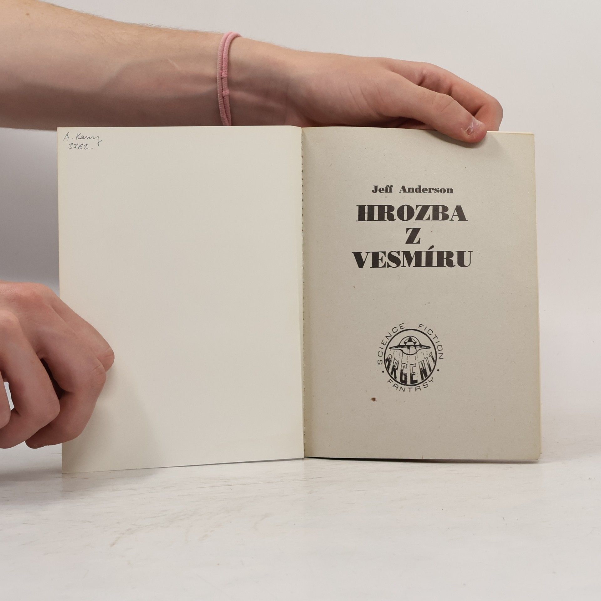 Harry Harrison Hrozba z vesmíru