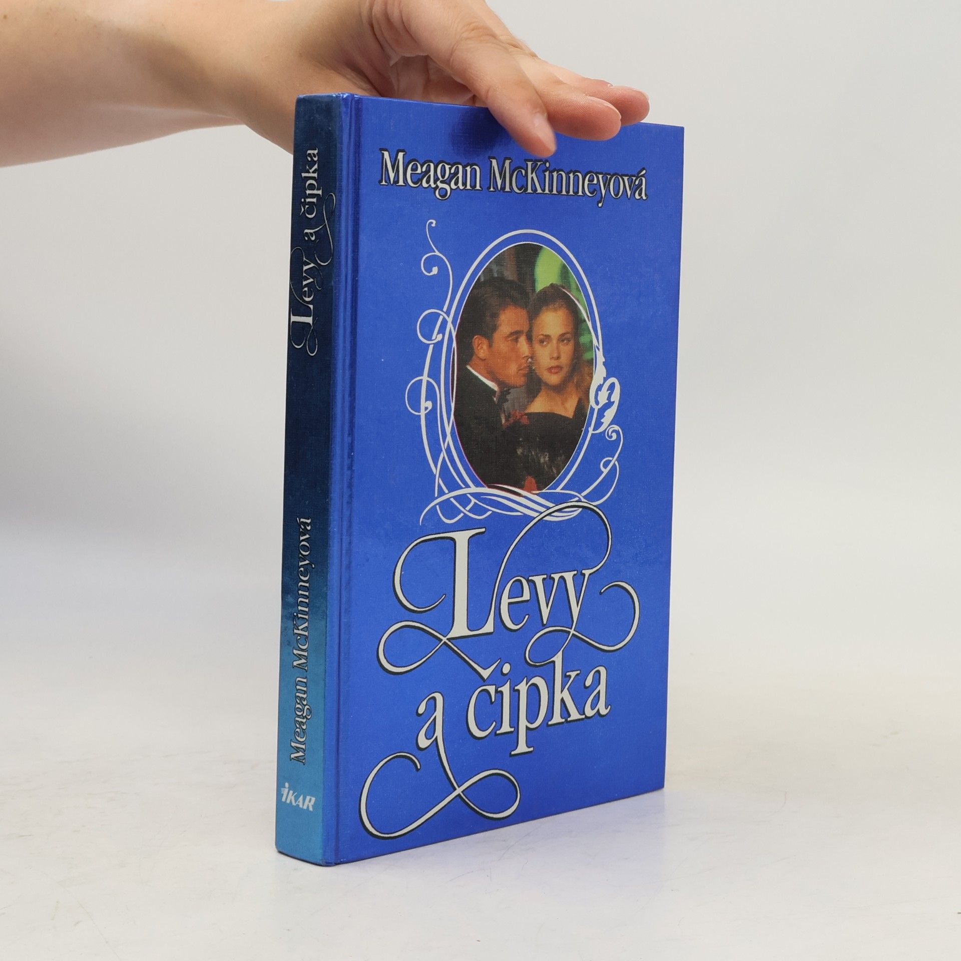 Meagan McKinney Levy a čipka