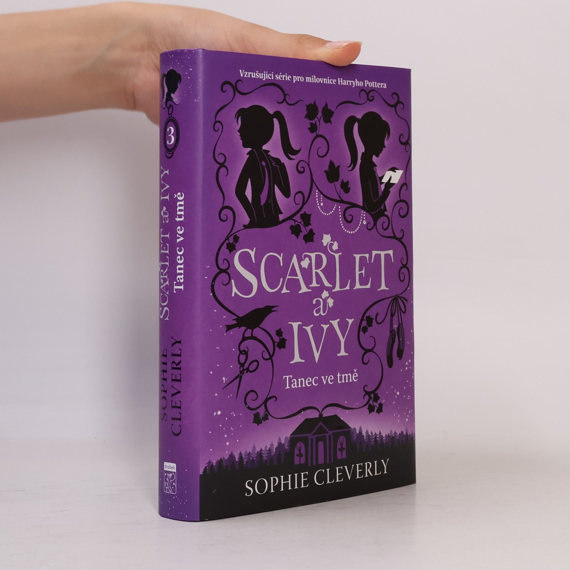 Sophie Cleverly Scarlet a Ivy. Tanec ve tmě