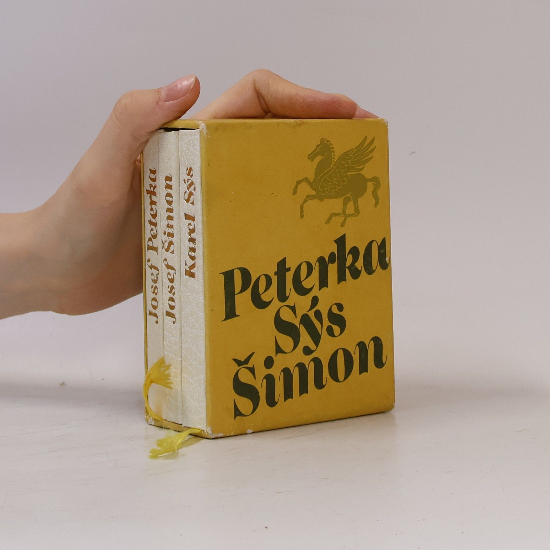 Josef Simon Autobiografie vlka a člověka. Newton za neúrody jablek. Český den