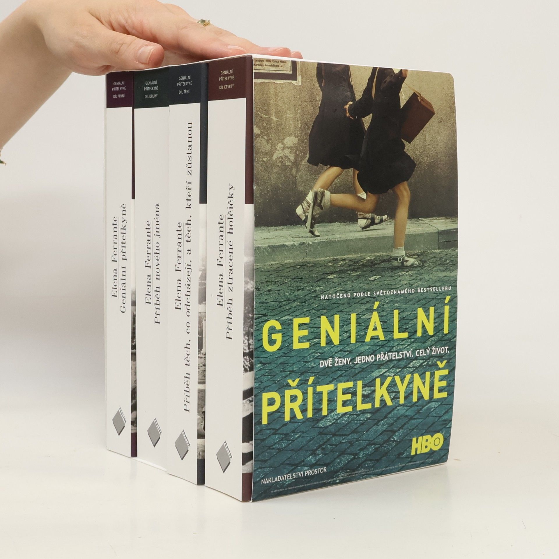 Elena Ferrante Geniální přítelkyně 1-4