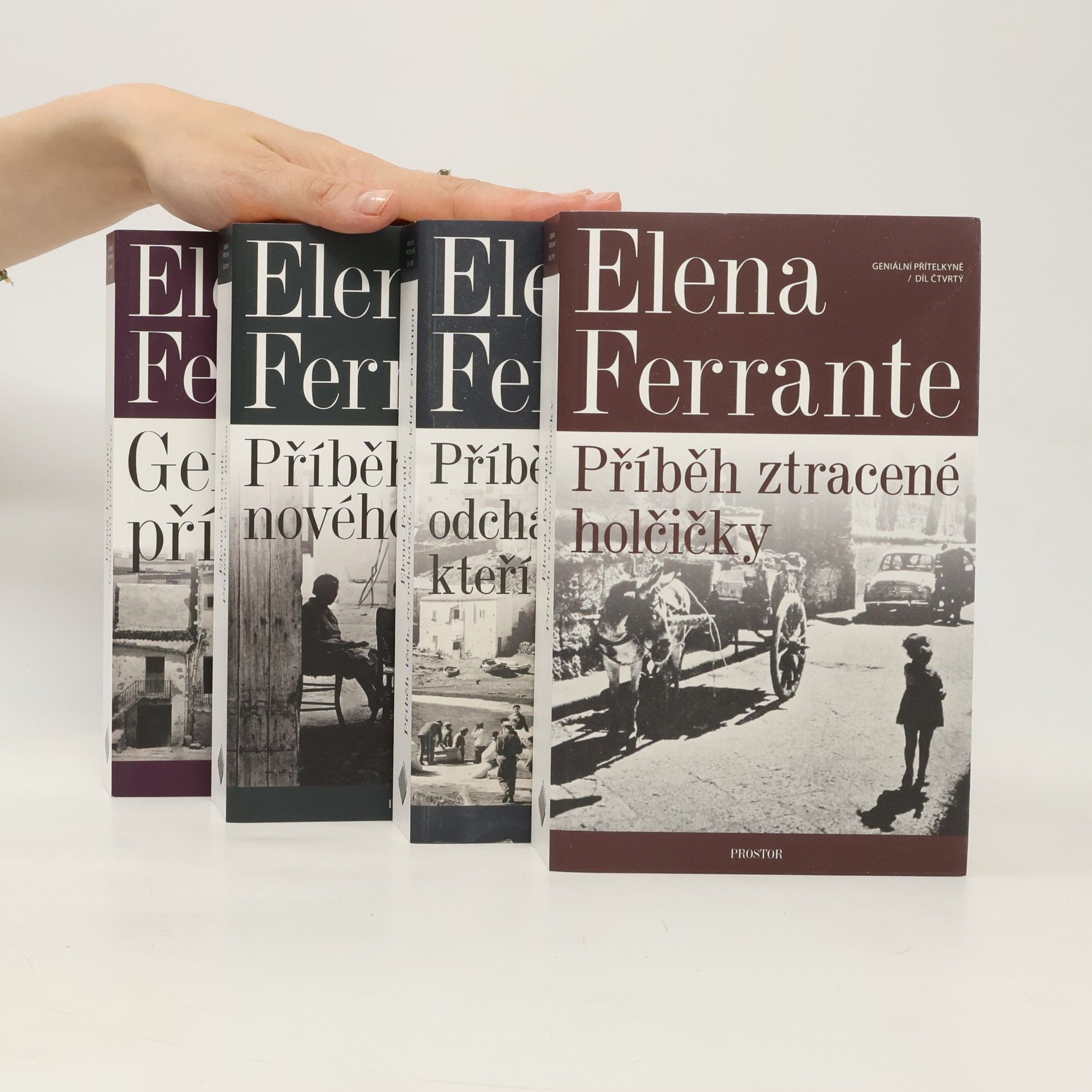 Elena Ferrante Geniální přítelkyně 1-4
