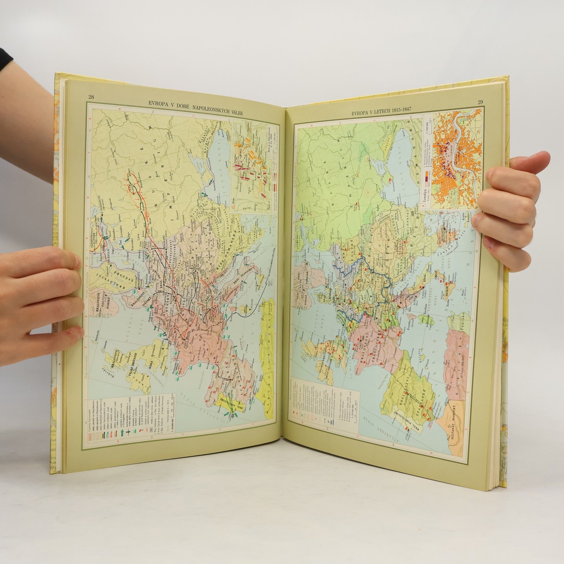 Kolektív autorov Školní atlas světových dějin