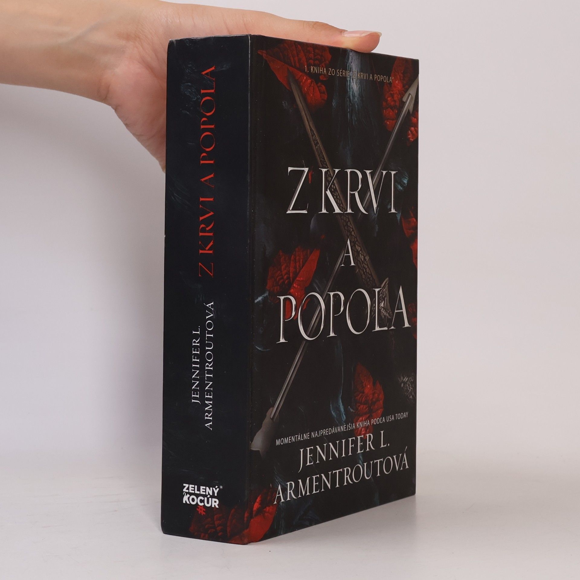 Jennifer L. Armentrout Z krvi popola