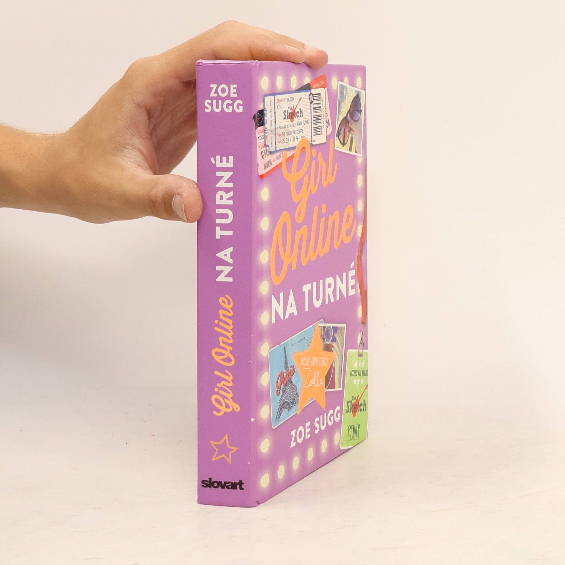 Zoe Sugg Girl Online na turné