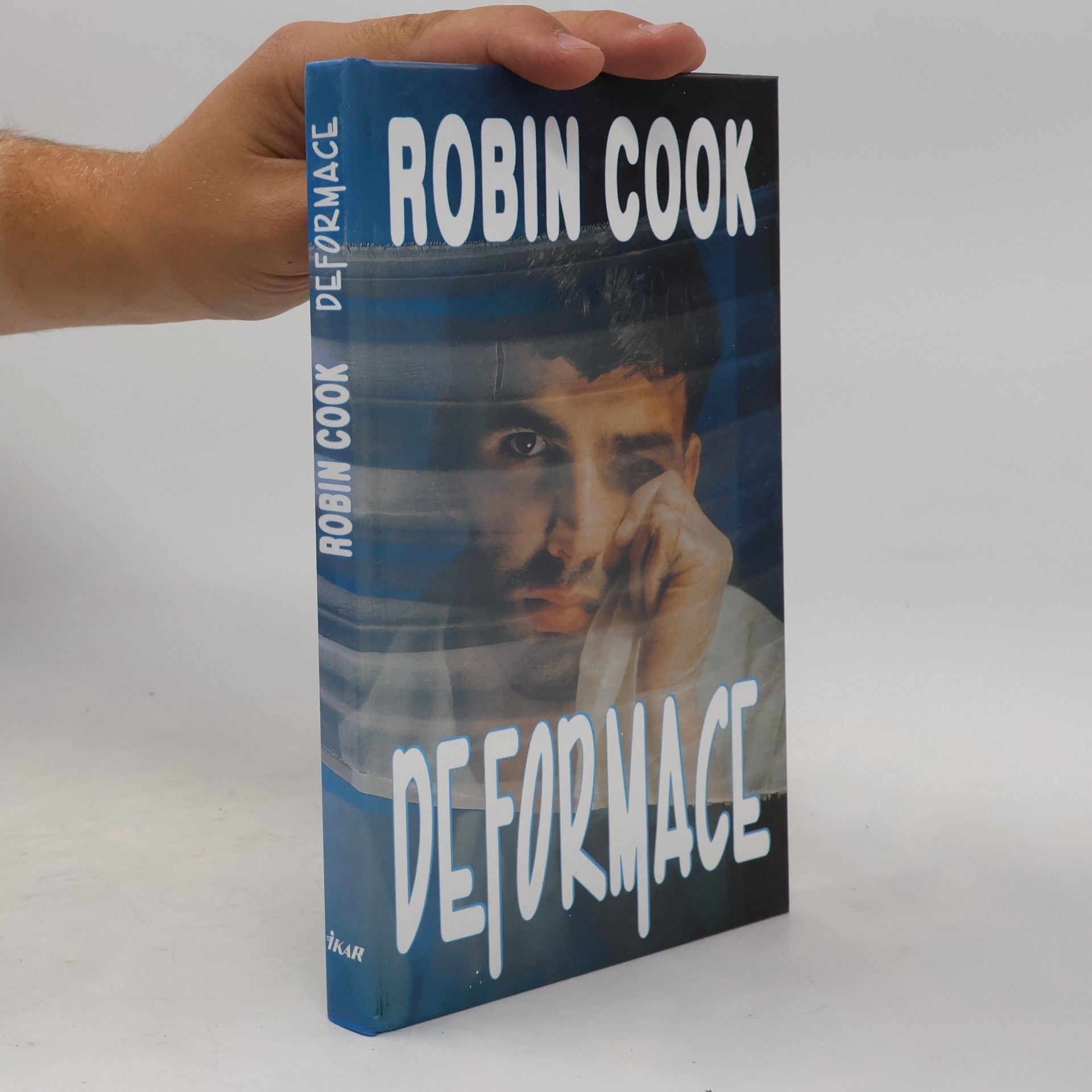 Robin Cook Deformace