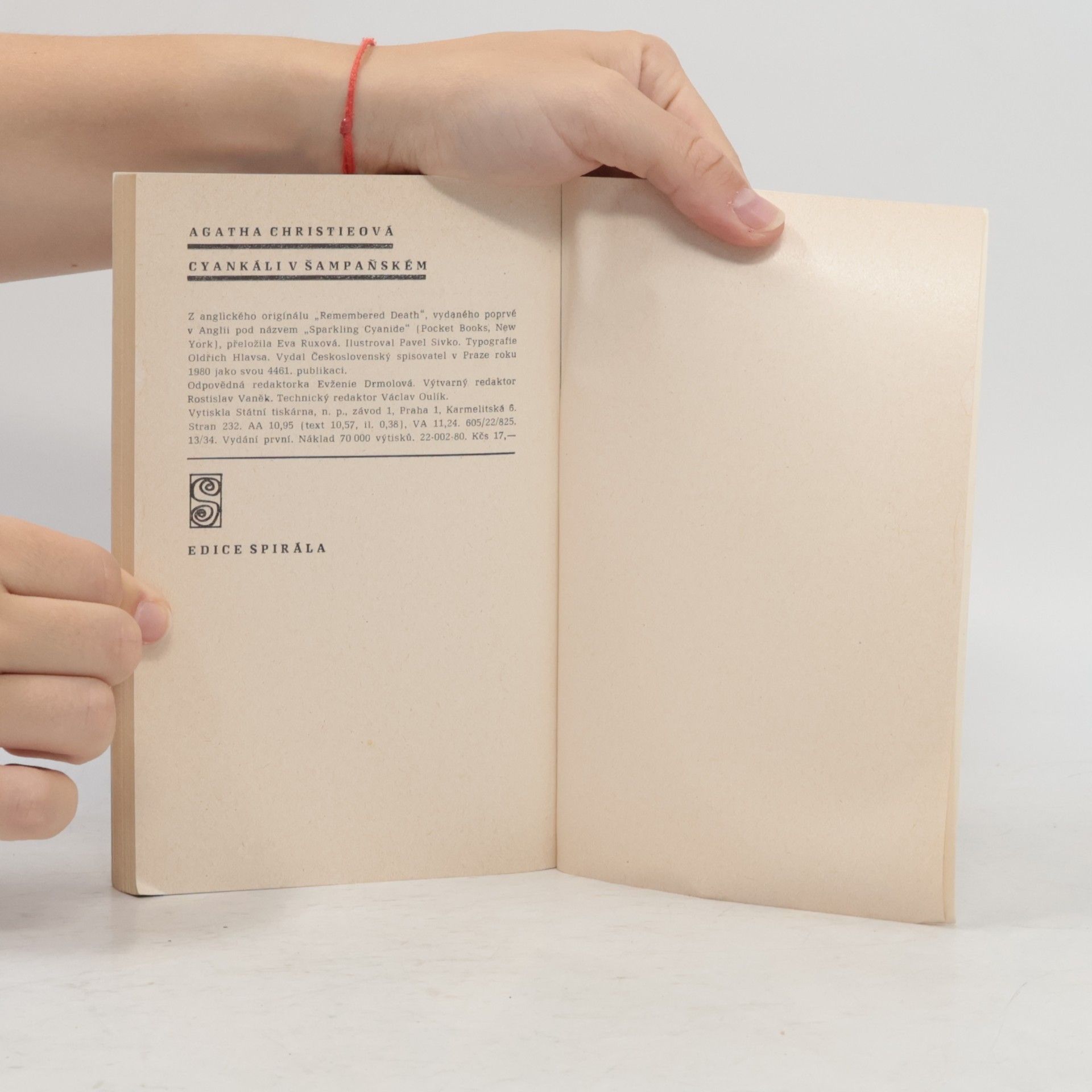 Agatha Christie Cyankáli v šampaňském