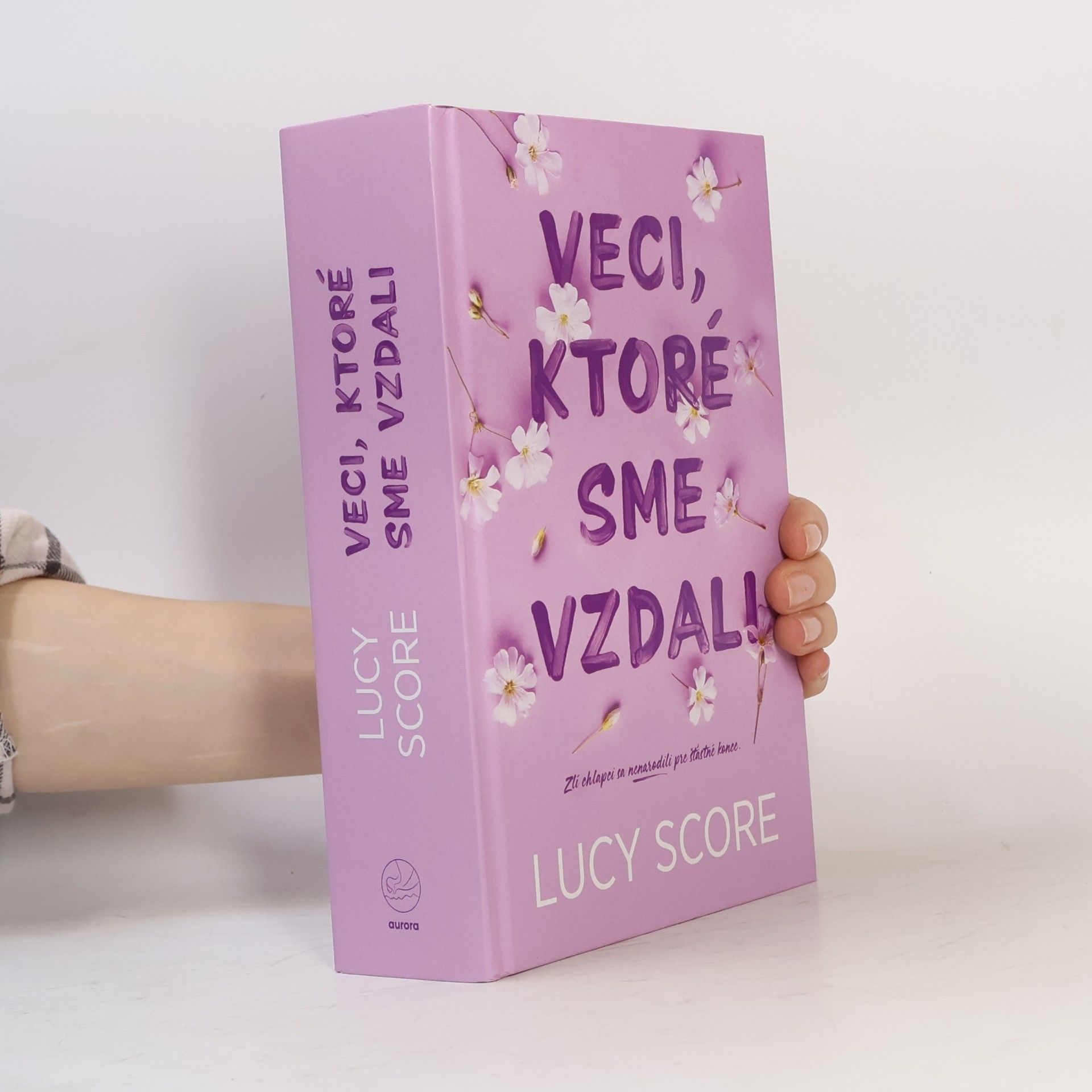 Lucy Score Knockemount 3. Veci, ktoré sme vzdali