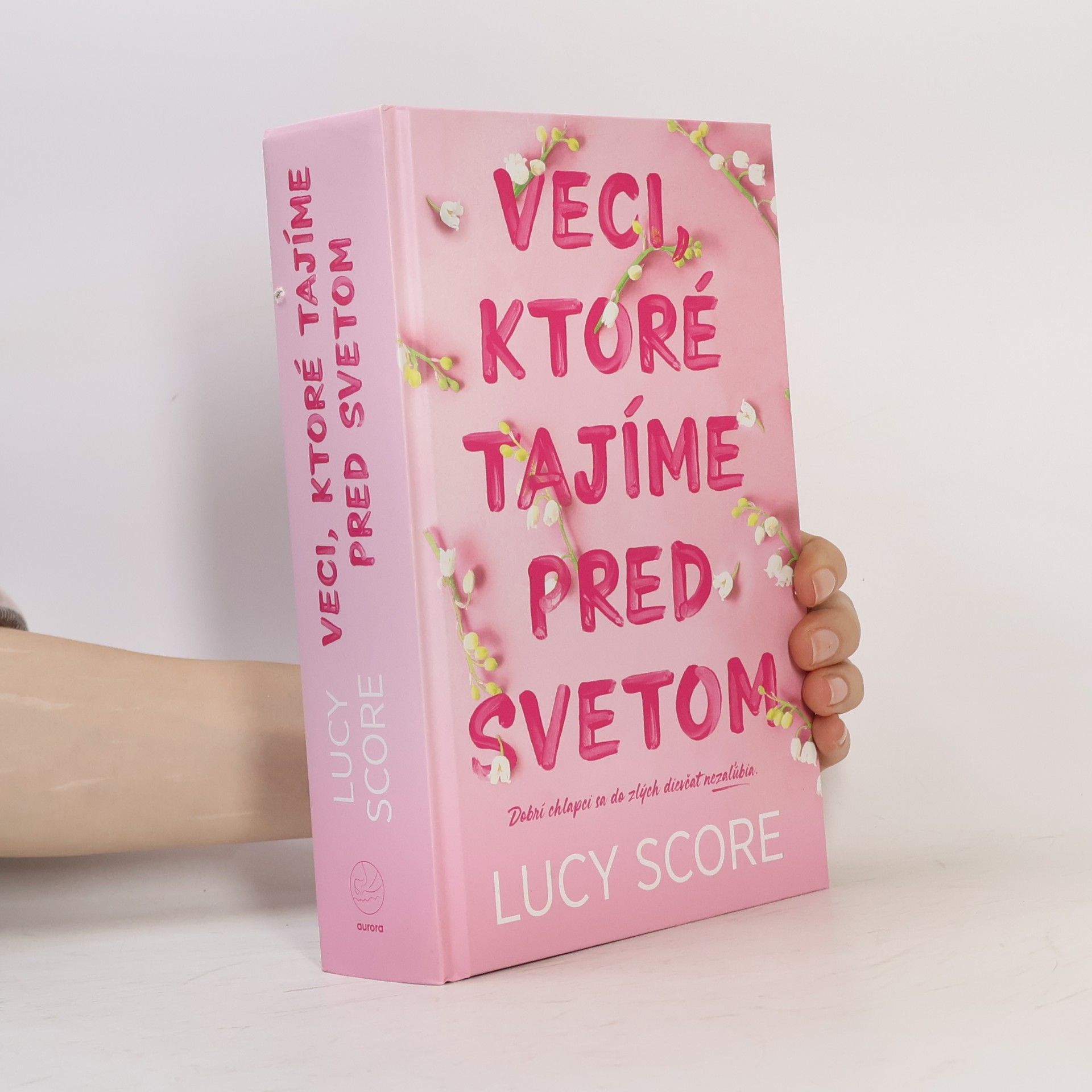 Lucy Score Veci, ktoré tajíme pred svetom