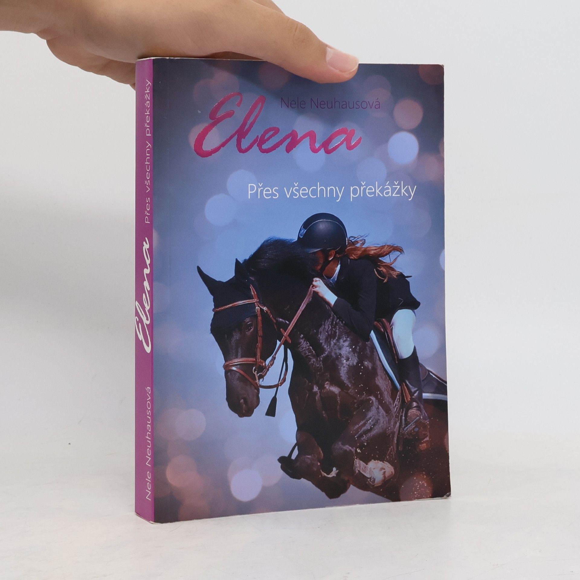 Nele Neuhaus Přes všechny překážky